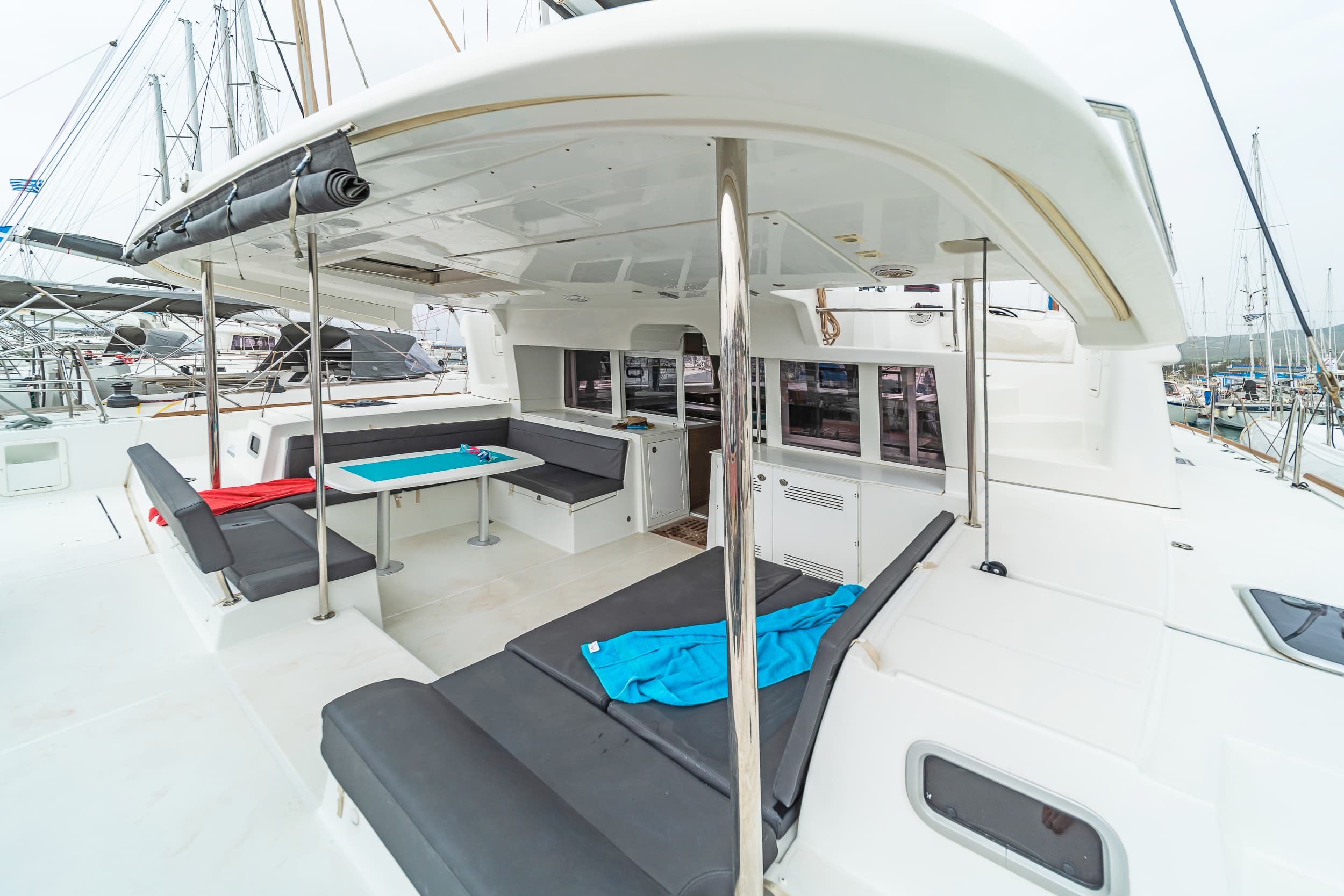 Lagoon 450 Fly - photo 22