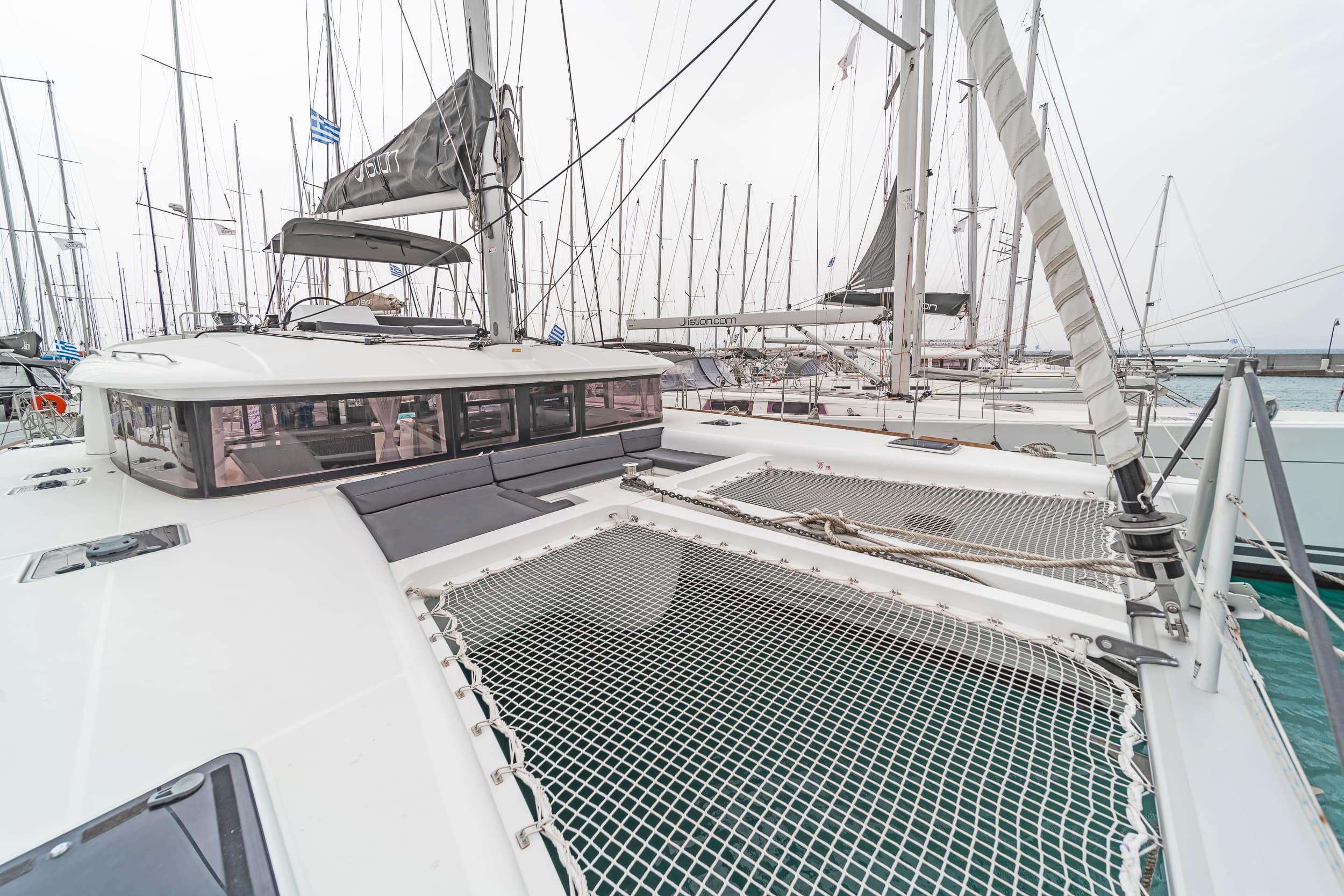 Lagoon 450 Fly - photo 12