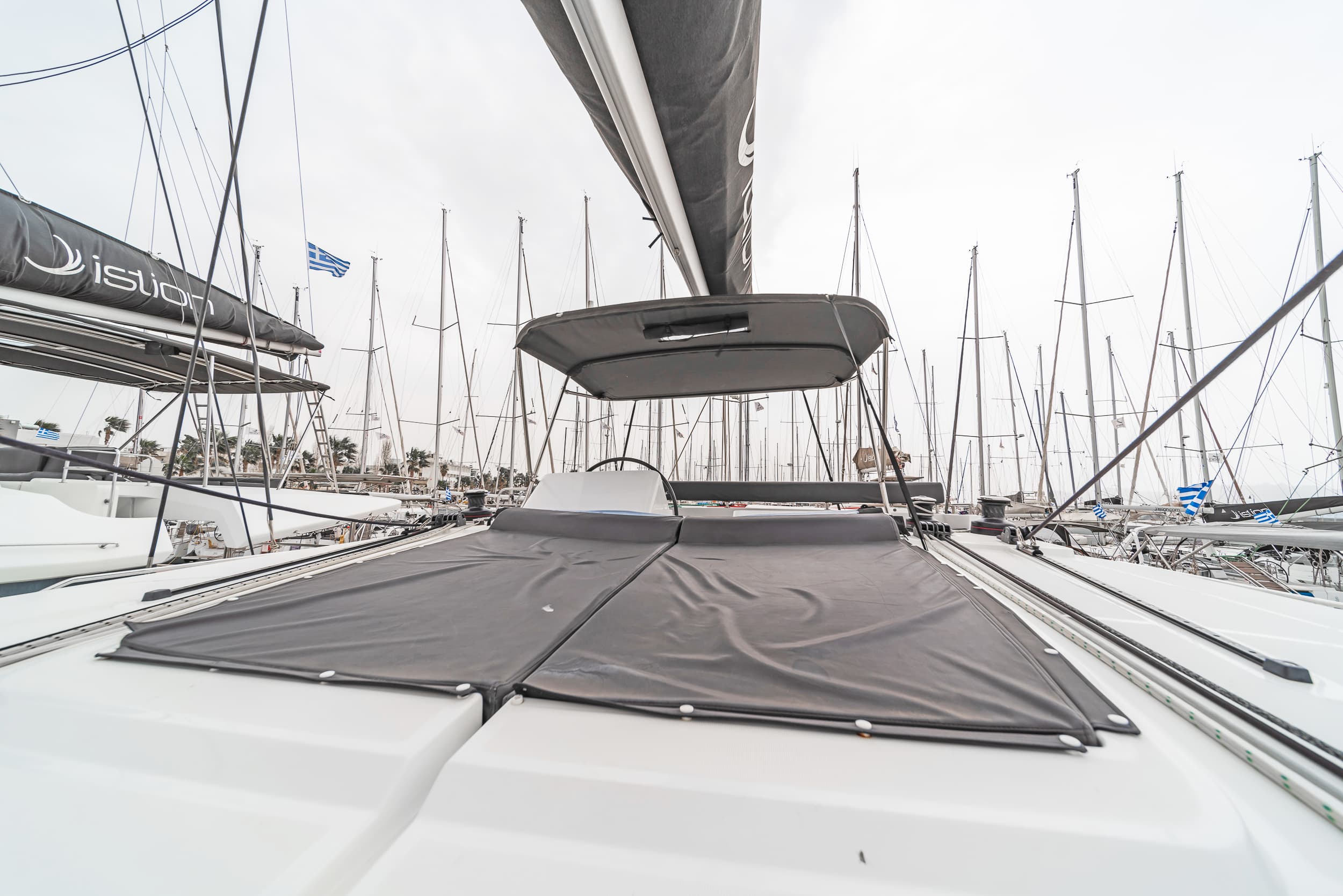 Lagoon 450 Fly - photo 21