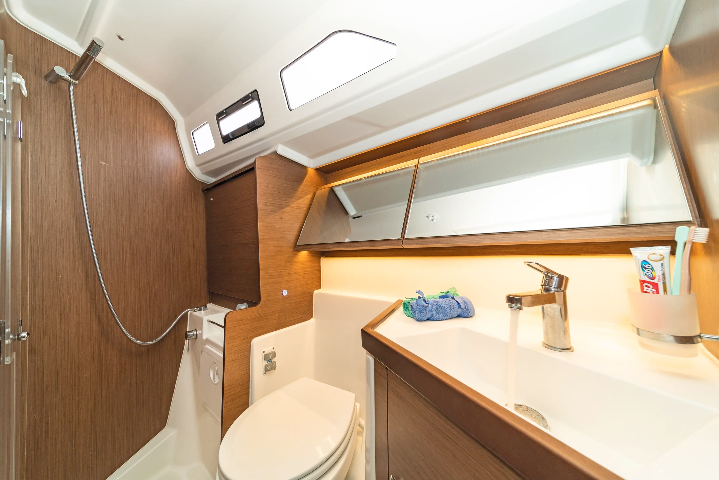 Oceanis 40.1 - photo 19