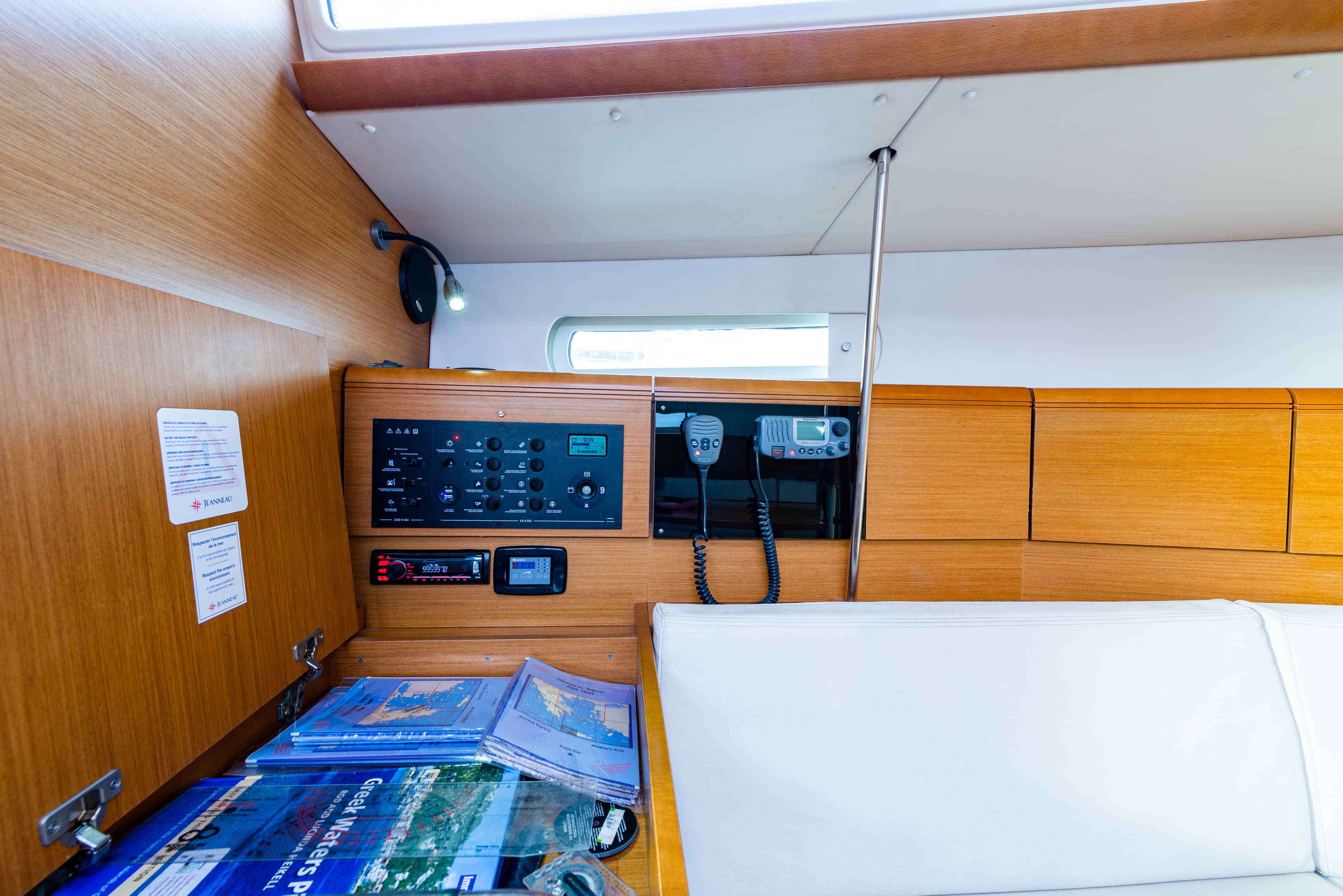 Sun Odyssey 379 - photo 8