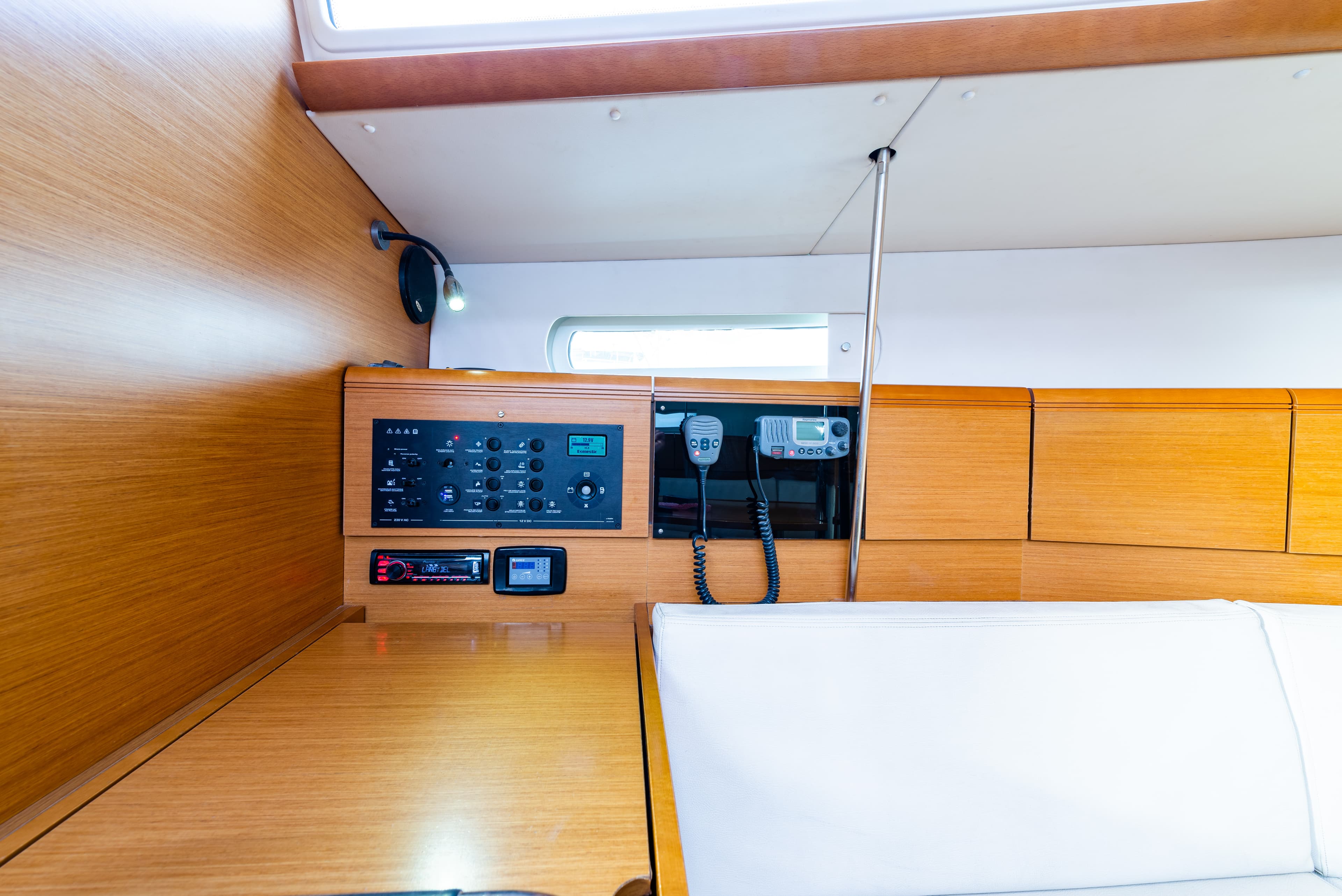 Sun Odyssey 379 - photo 18