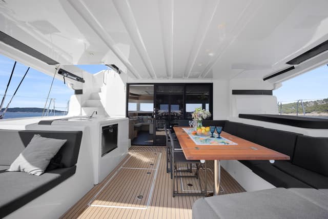 Lagoon 55 - photo 13