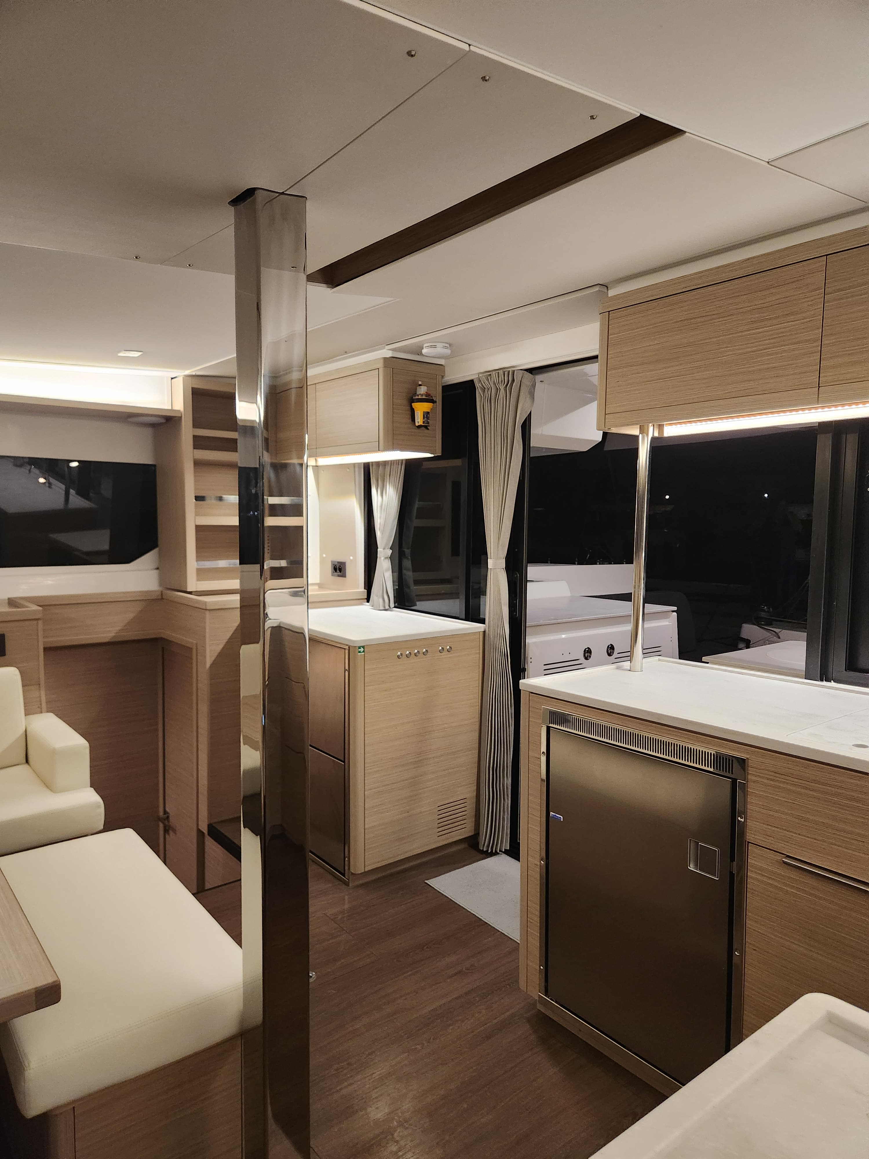 Lagoon 46  - photo 4