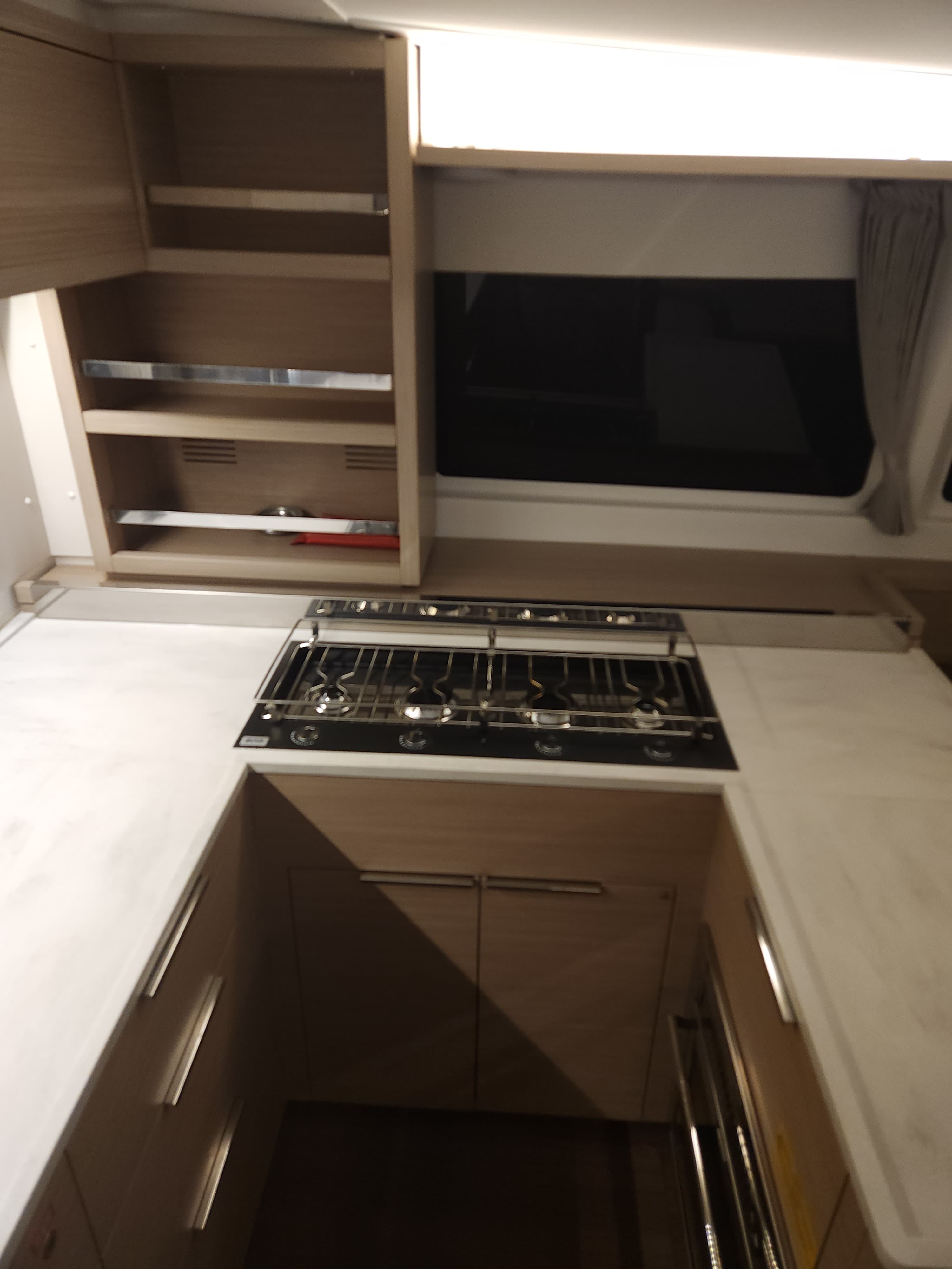 Lagoon 46  - photo 18