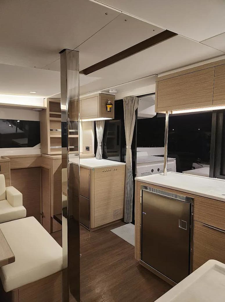 Lagoon 46  - photo 6