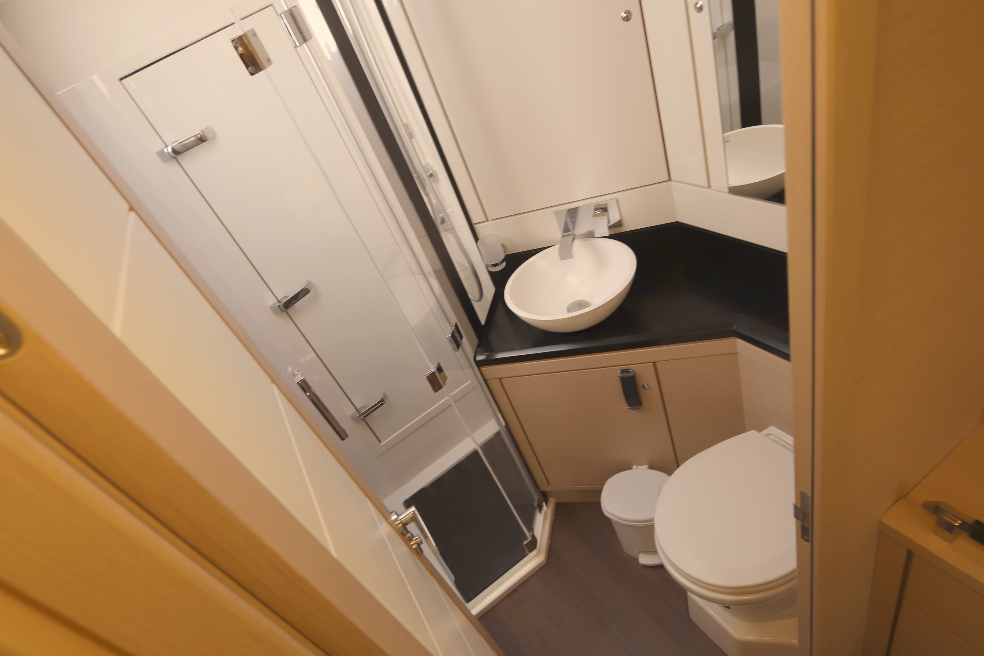 Jeanneau 65 - photo 6