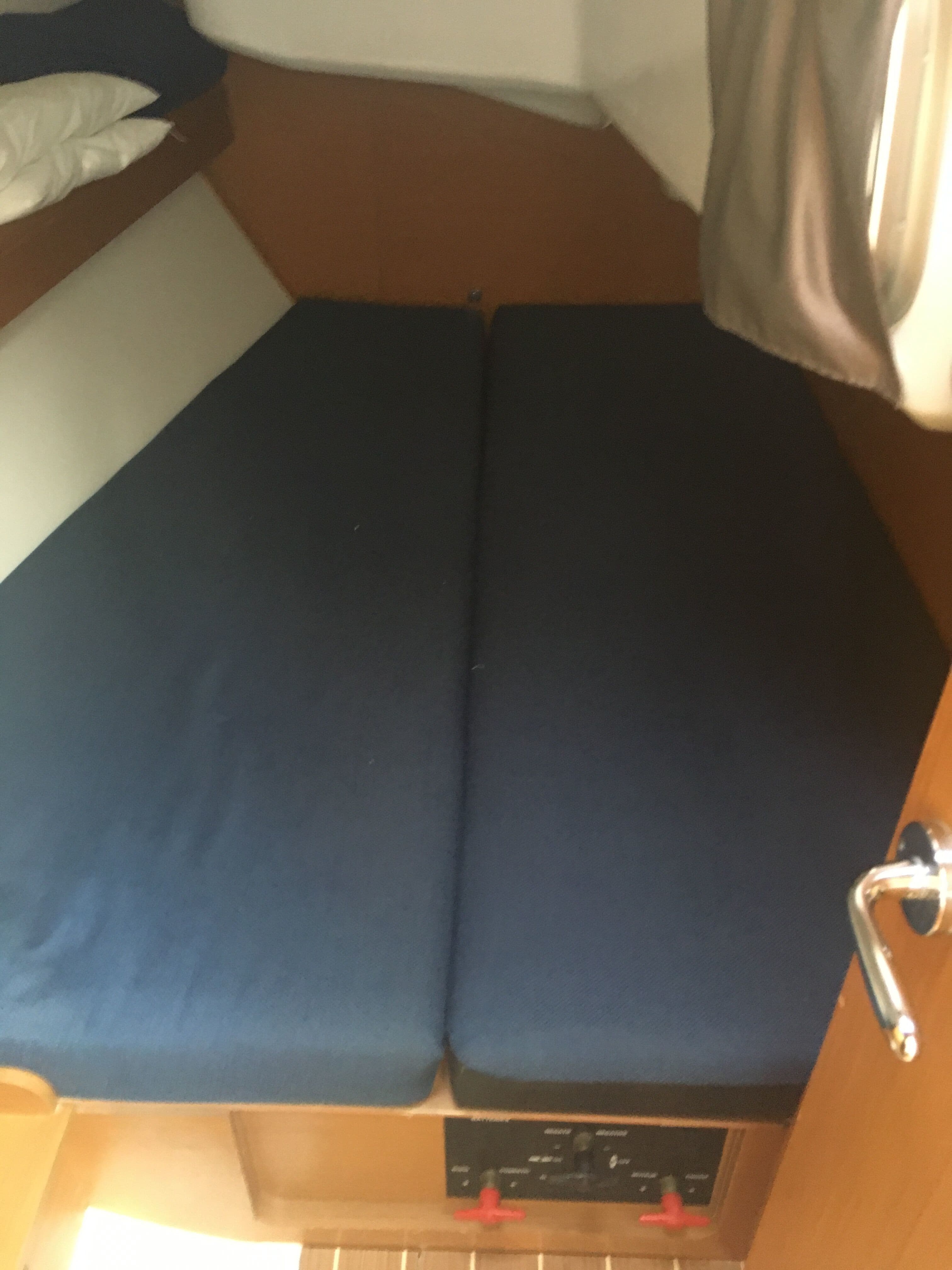 Sun Odyssey 36i - photo 10