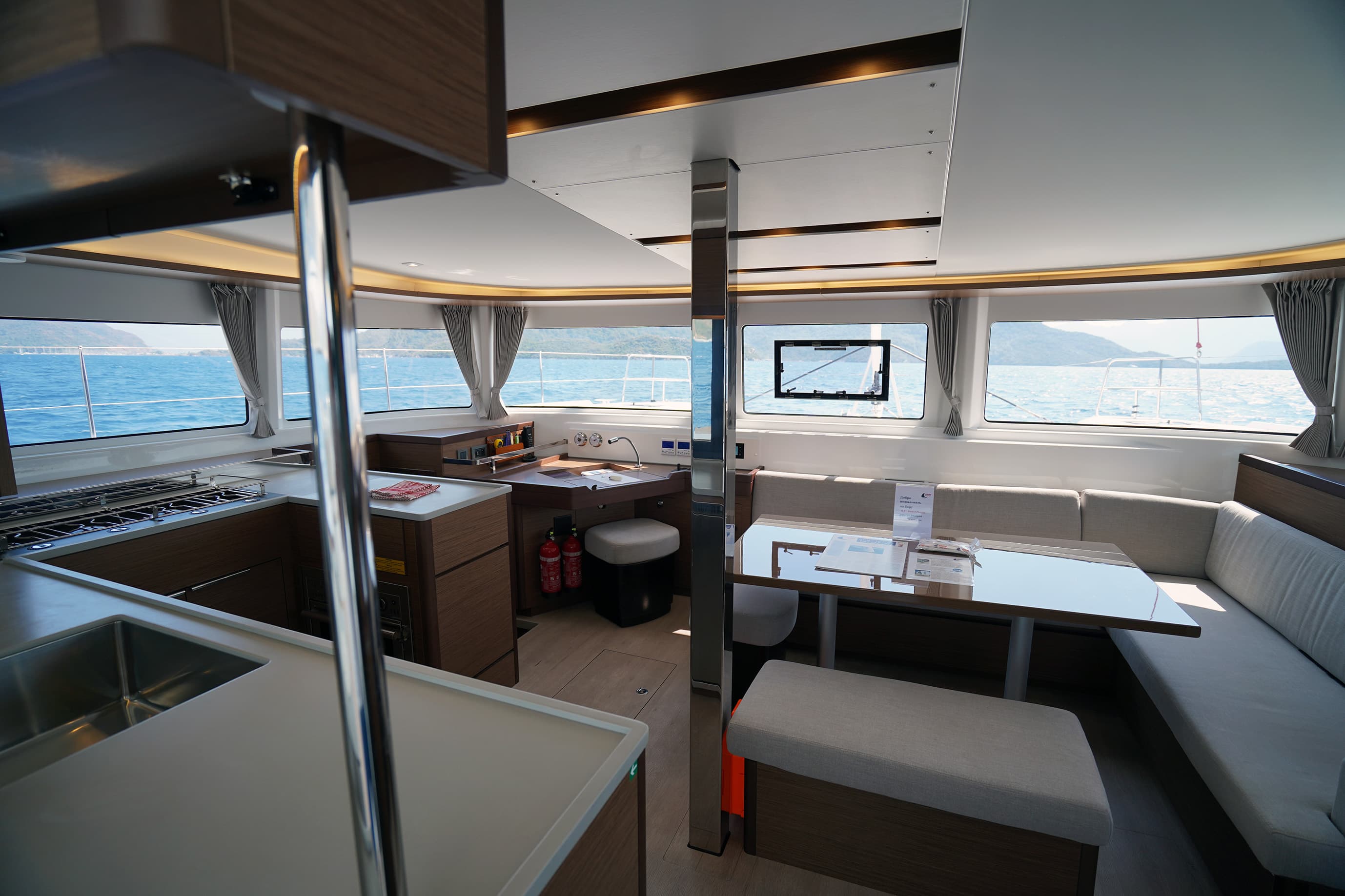 Lagoon 46  - photo 7