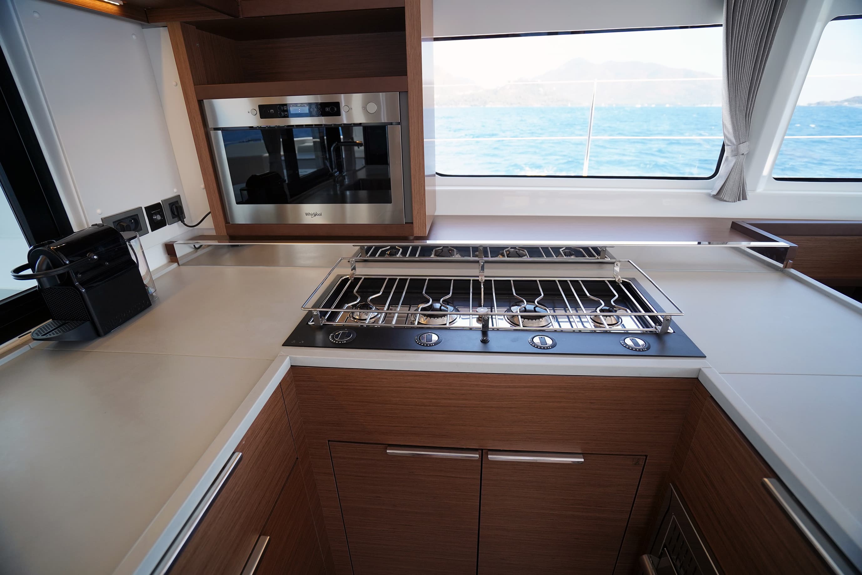 Lagoon 46  - photo 8