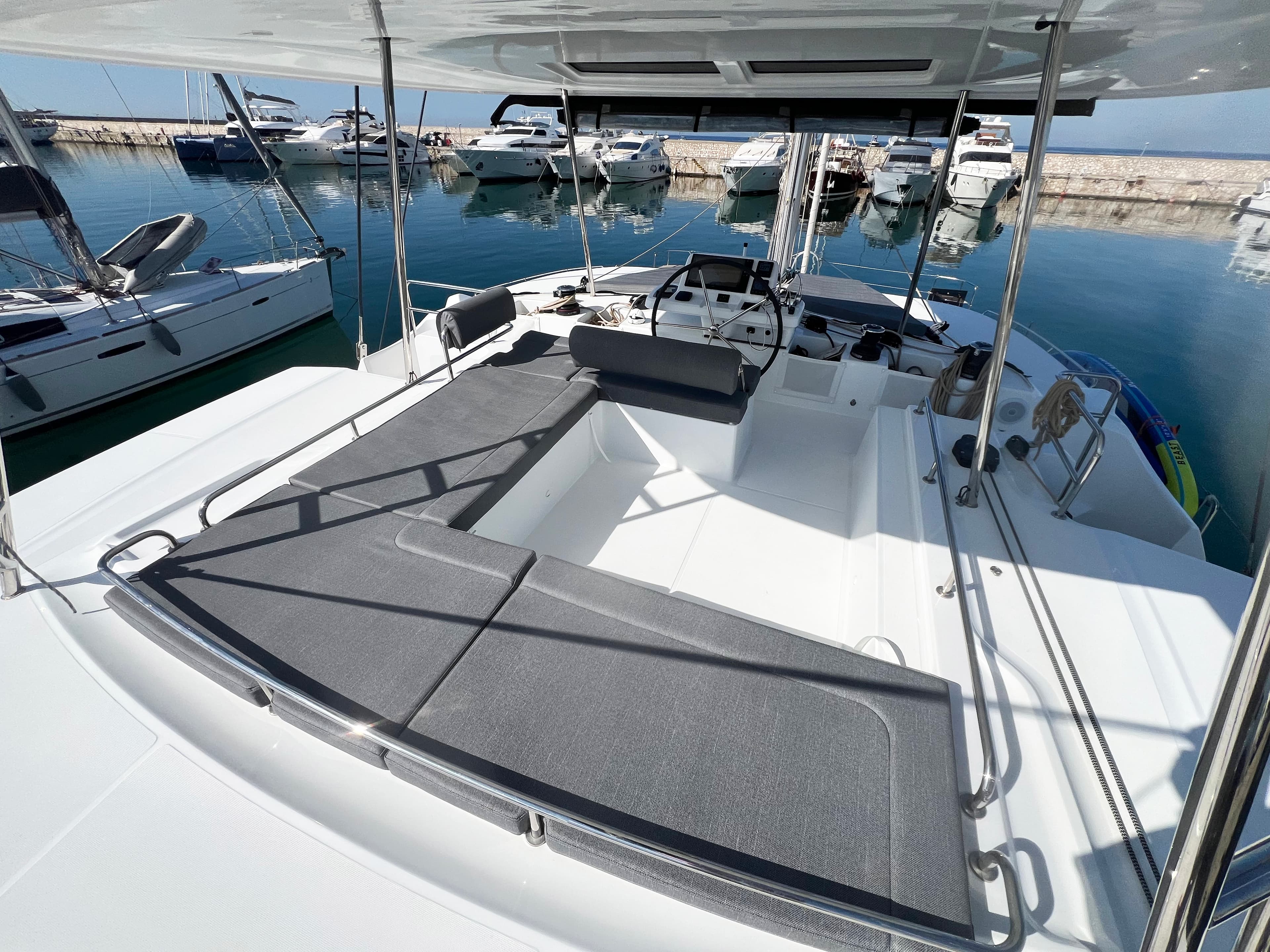 Lagoon 51 - photo 15