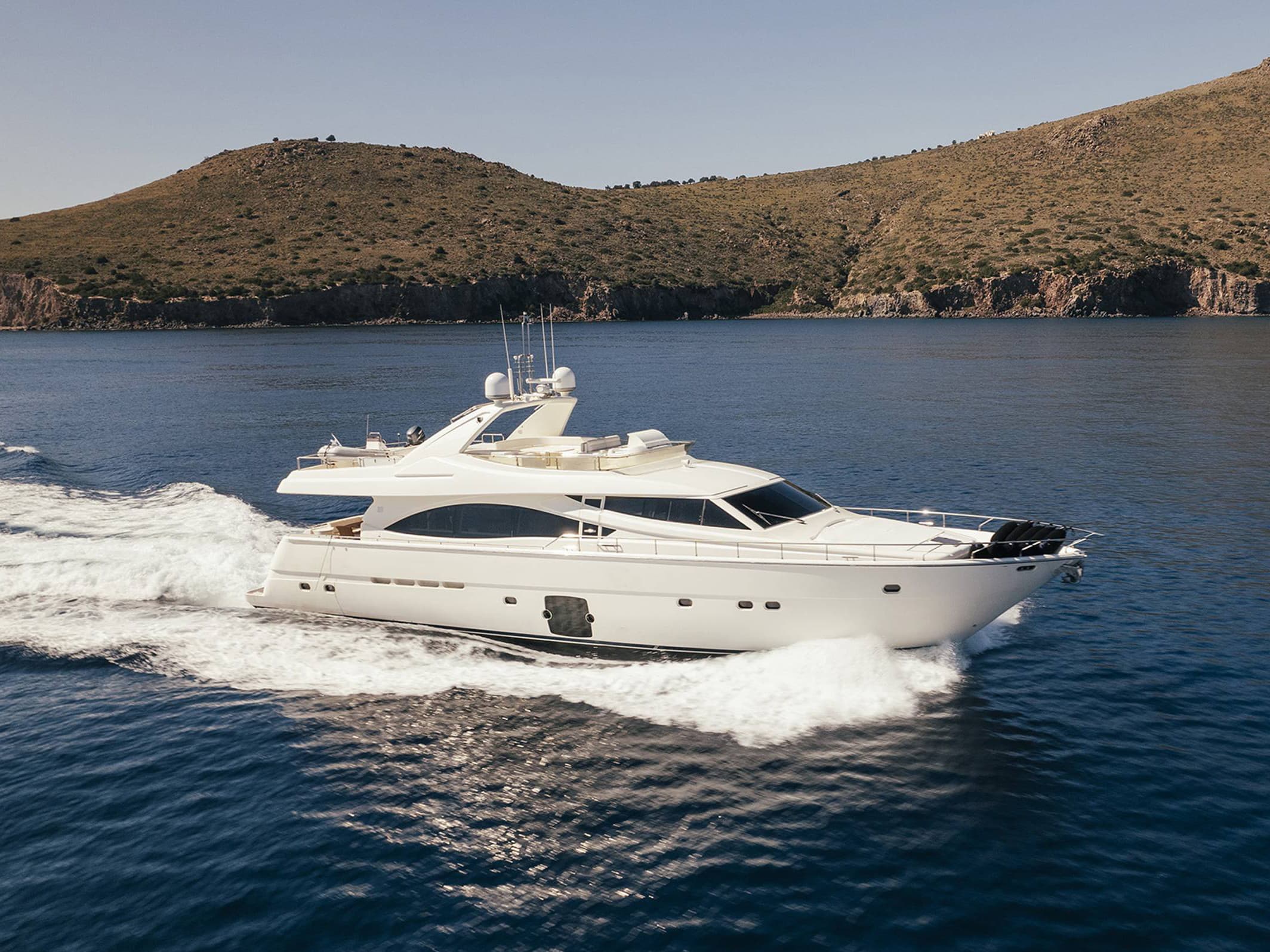 Ferretti 830 - photo