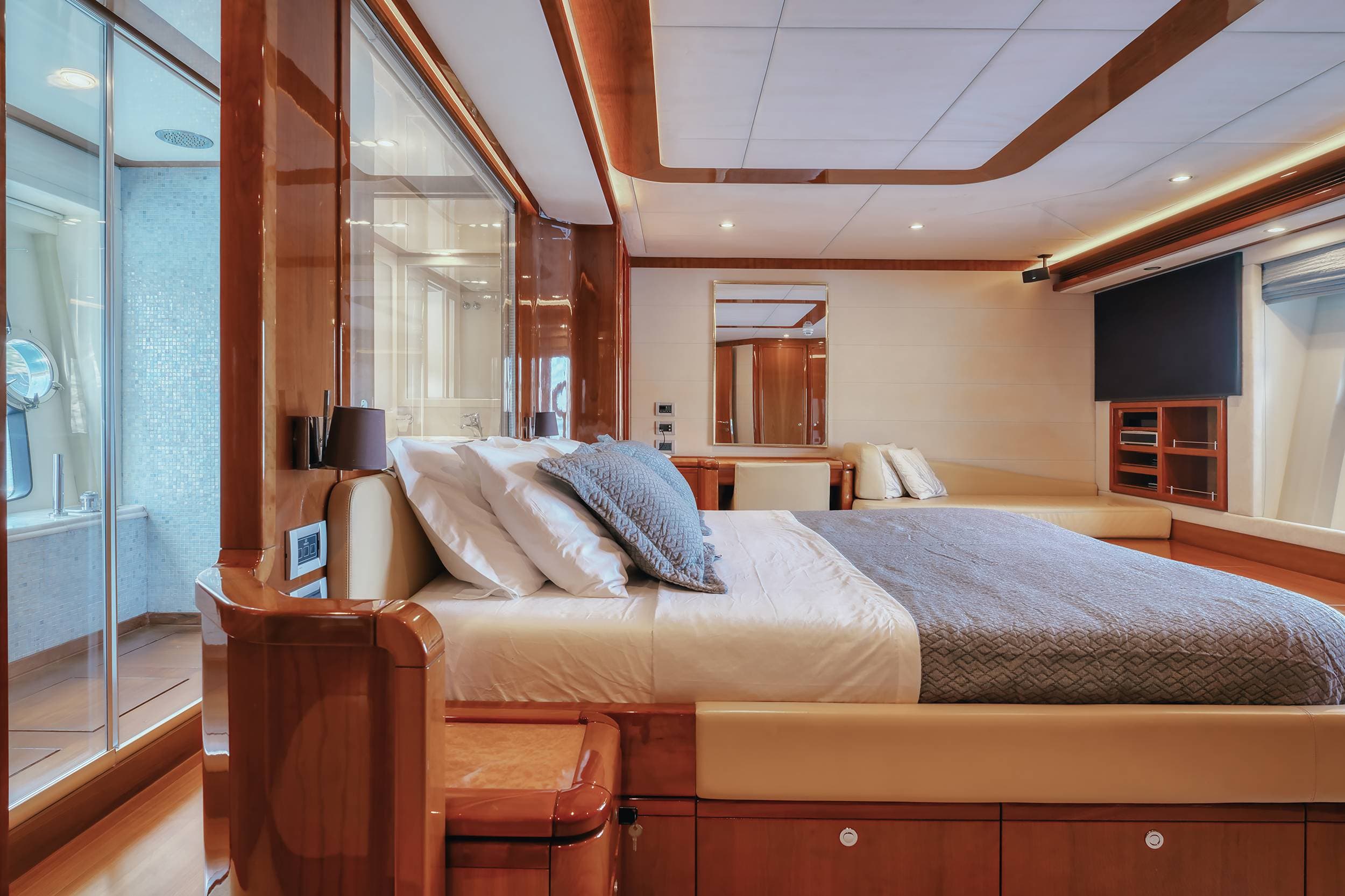 Ferretti 830 - photo 5