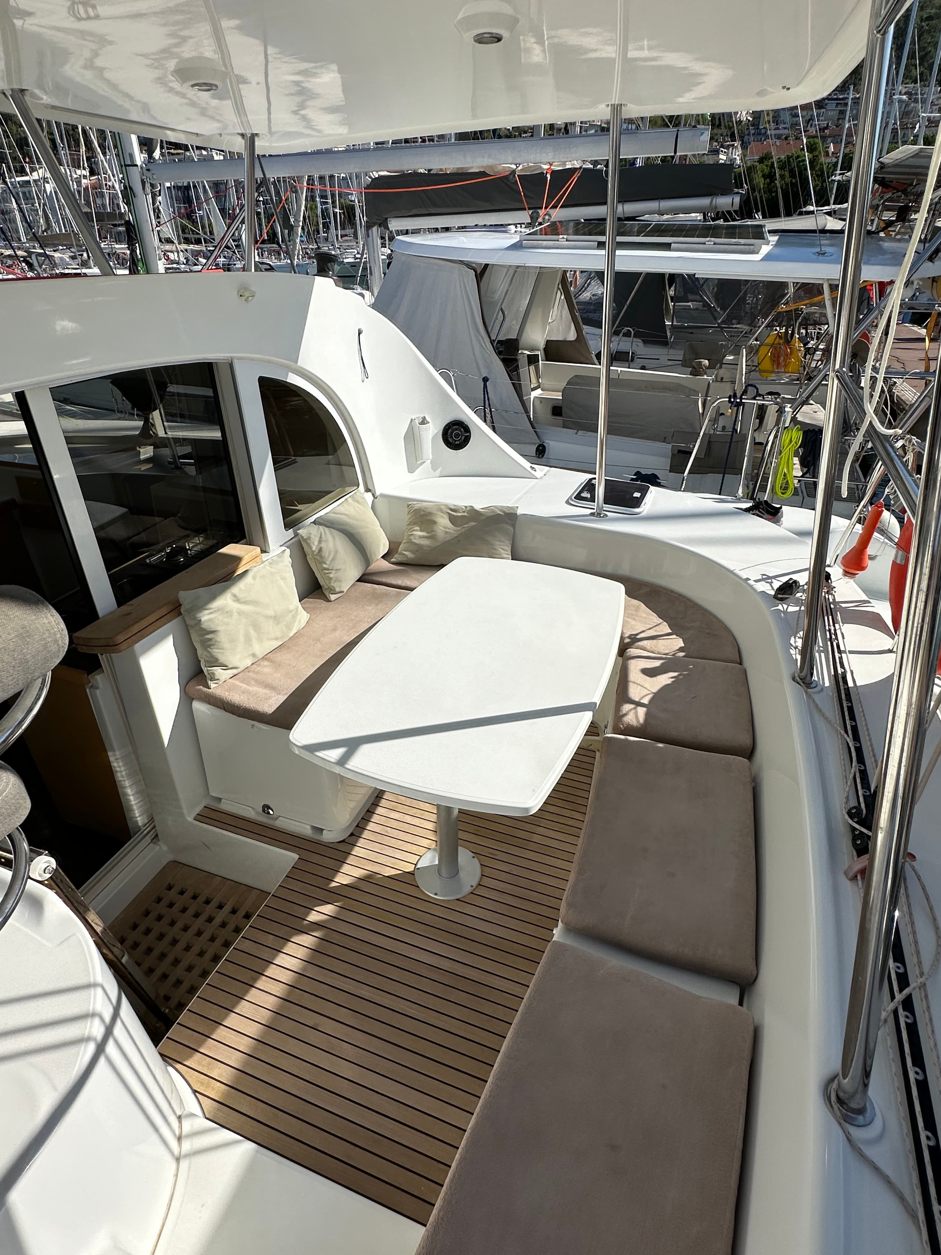 Lagoon 380 - photo 18