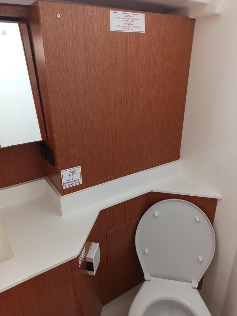 Bavaria C45 - photo 12