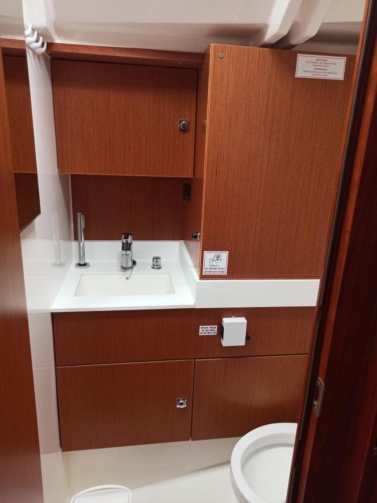 Bavaria C45 - photo 11