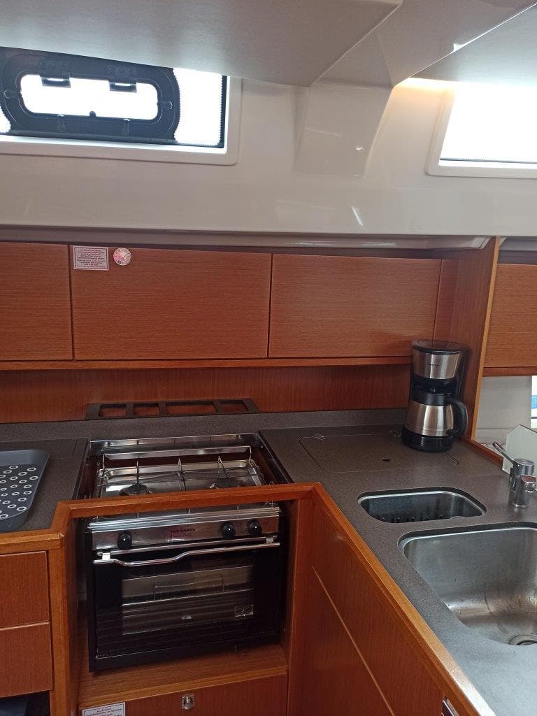 Bavaria C45 - photo 9