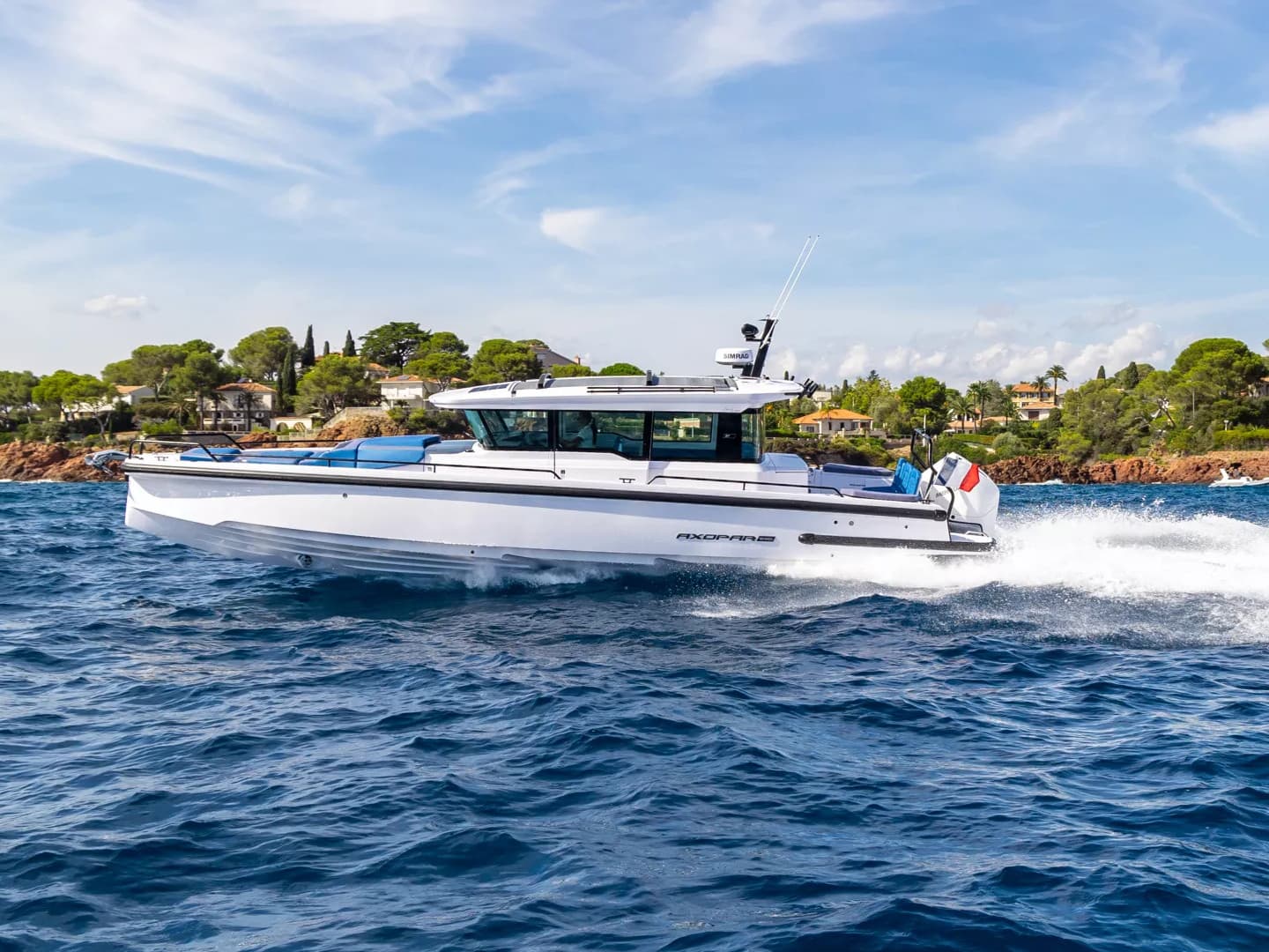 Axopar 37 XC Cross Cabin - photo