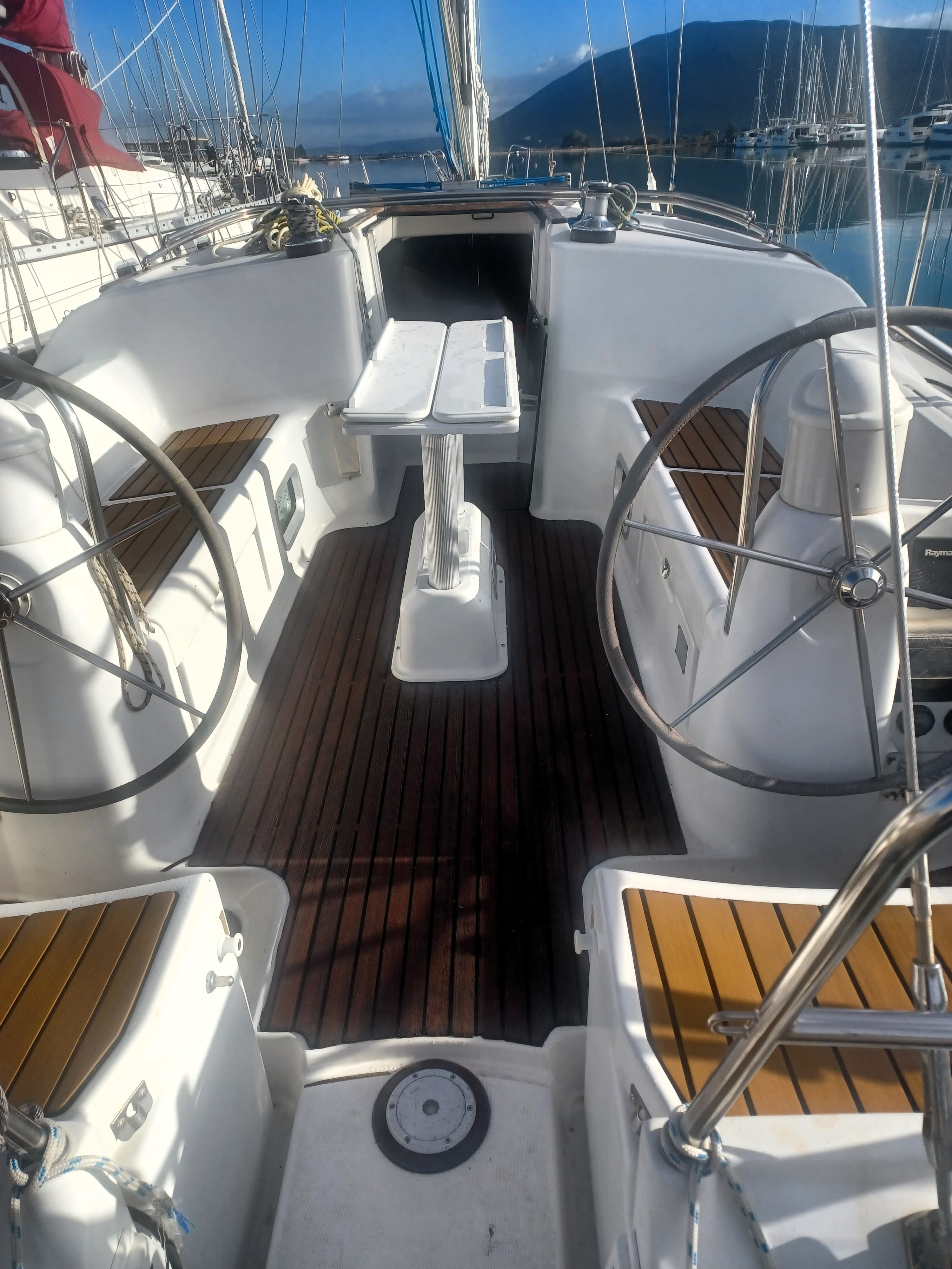 Sun Odyssey 40.3 - photo 5