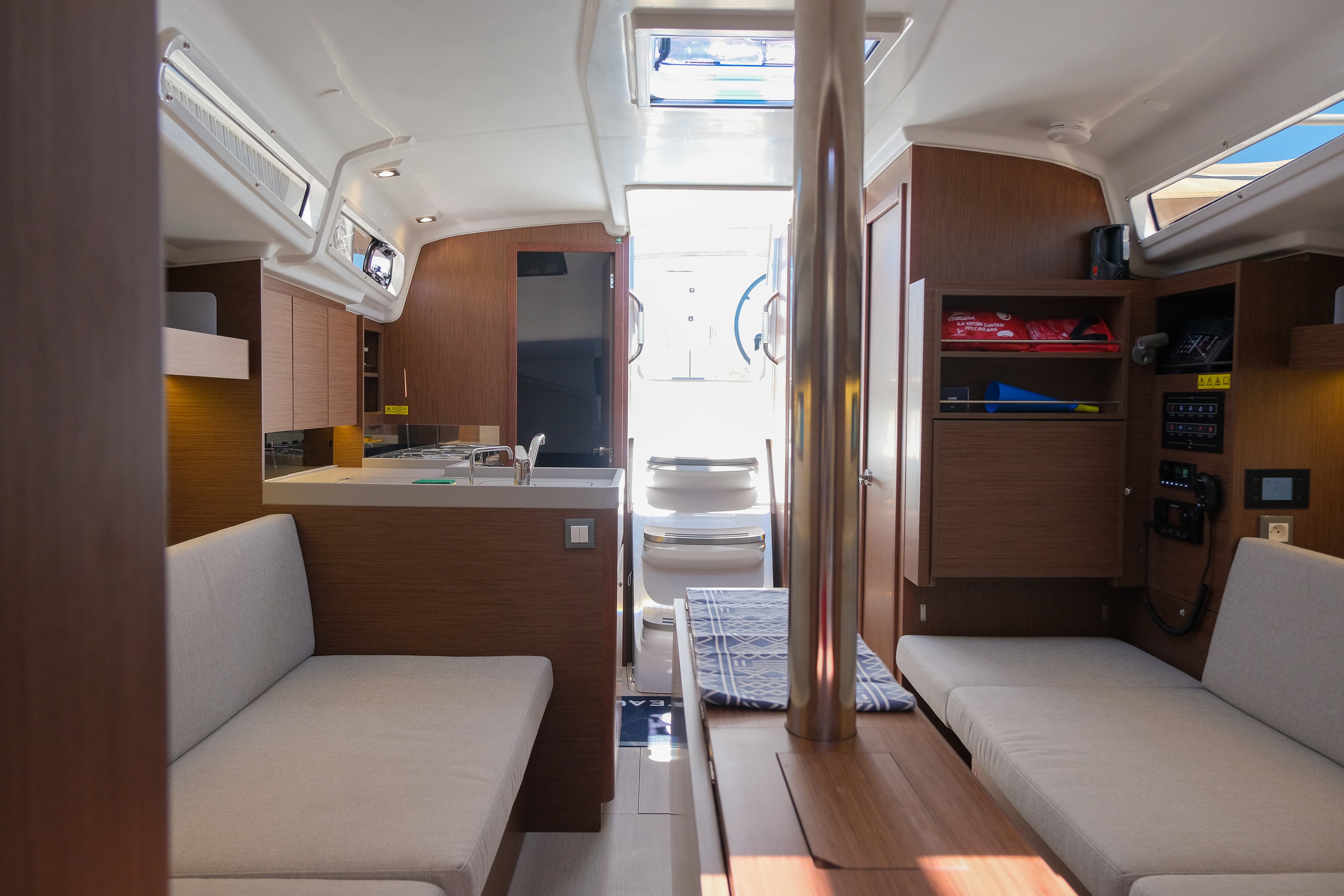 Oceanis 34.1 - photo 4