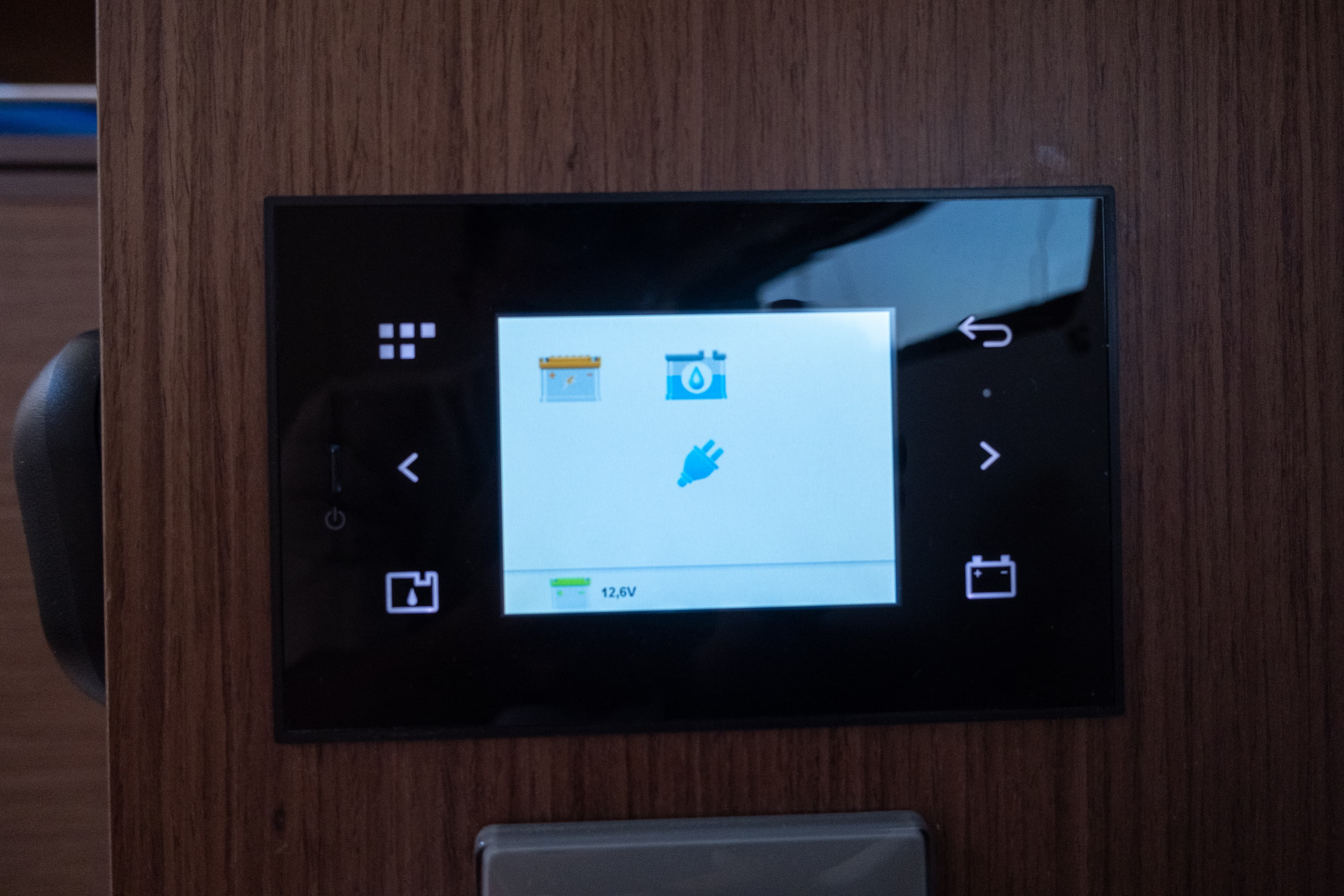 Oceanis 34.1 - photo 10