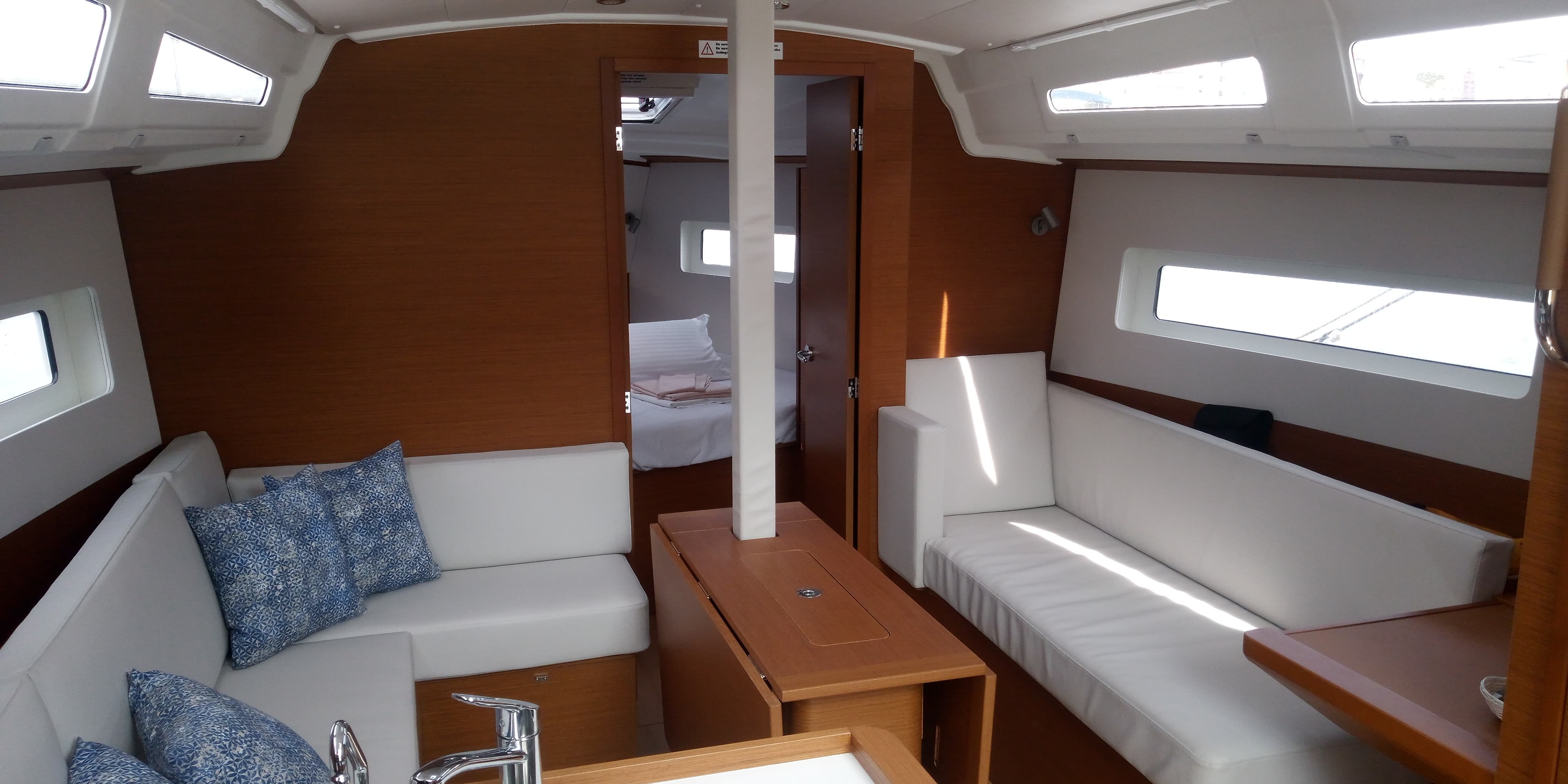 Sun Odyssey 380 - photo 10