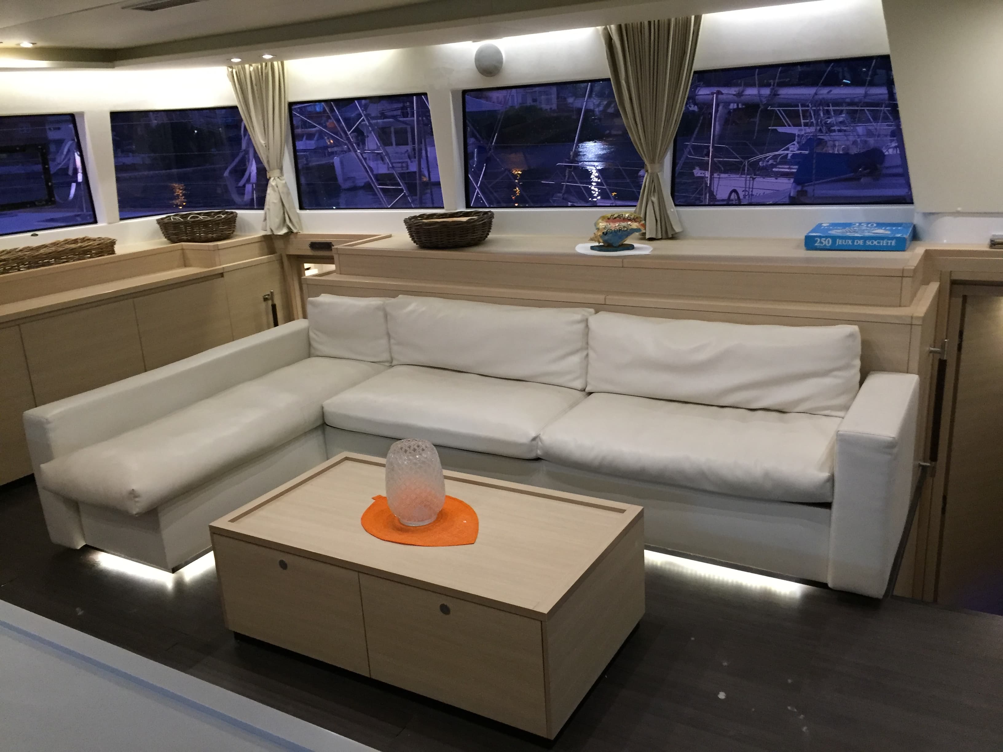 Lagoon 620 - photo 25