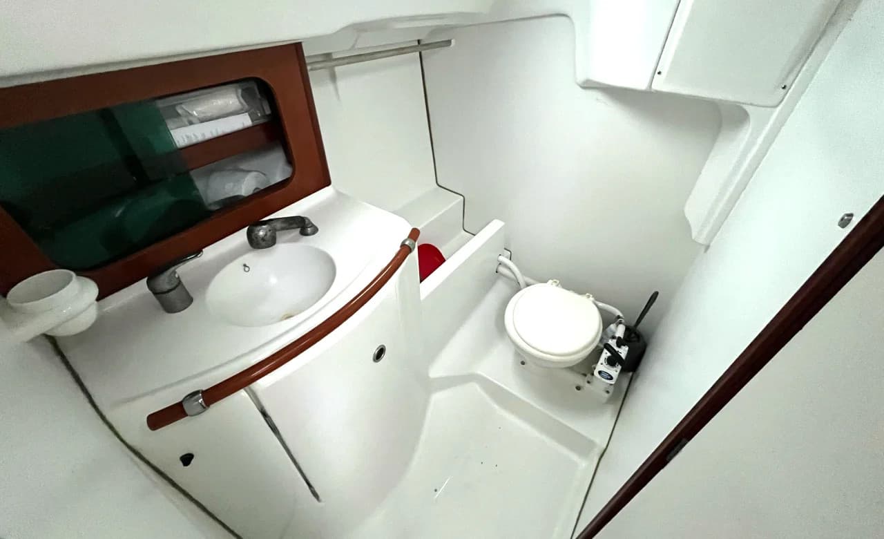 Oceanis 311 - photo 6