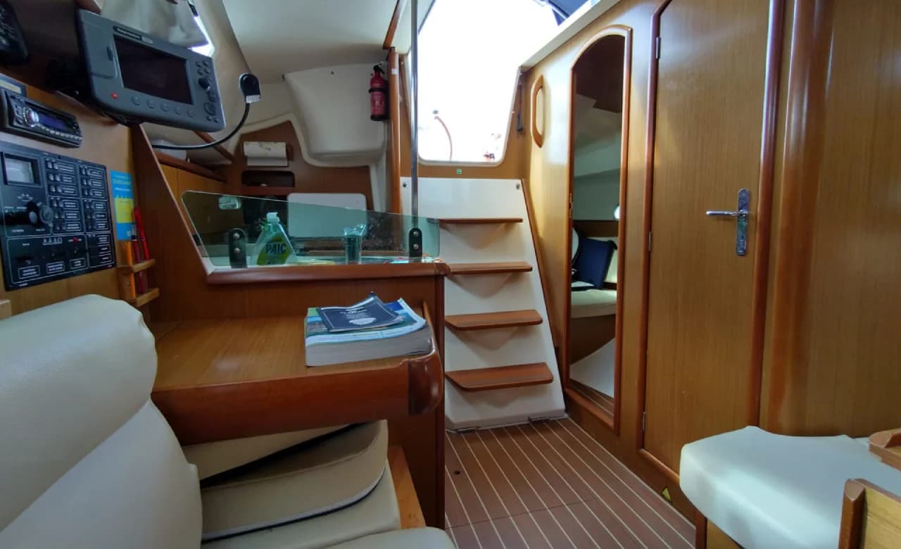Sun Odyssey 32i - photo 8