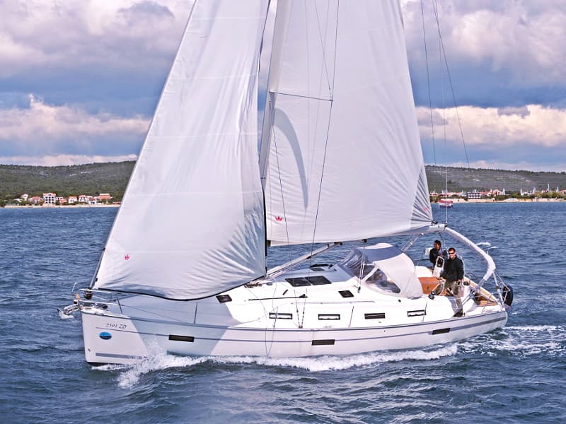 Bavaria Cruiser 40 - photo
