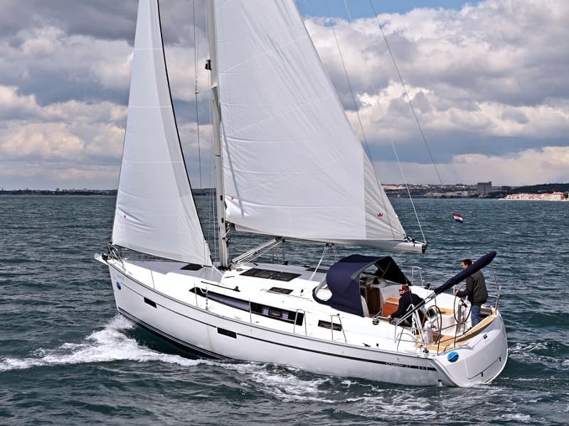 Bavaria Cruiser 37 - photo