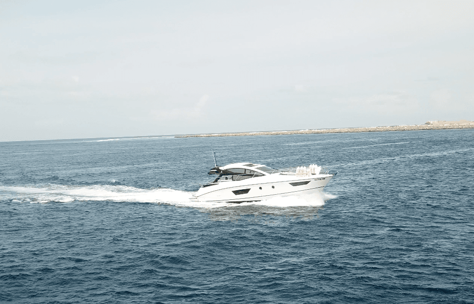 Beneteau GT40 - photo 5