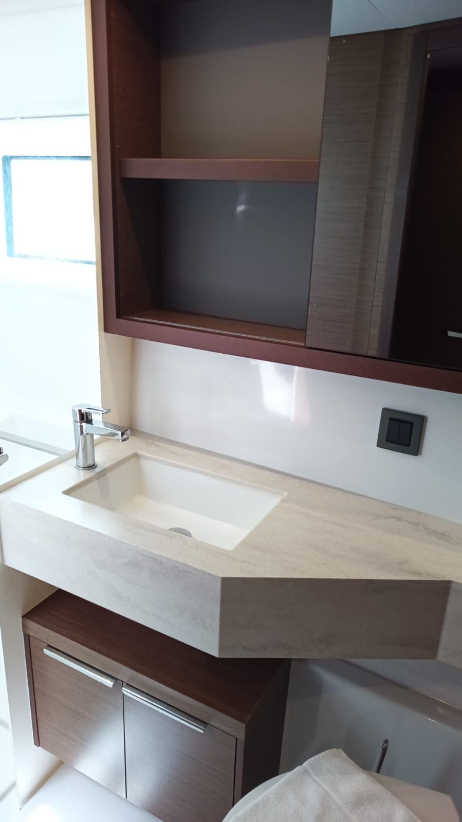 Lagoon 46  - photo 11