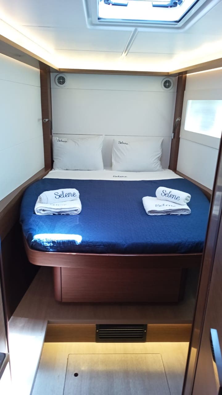 Lagoon 46  - photo 9