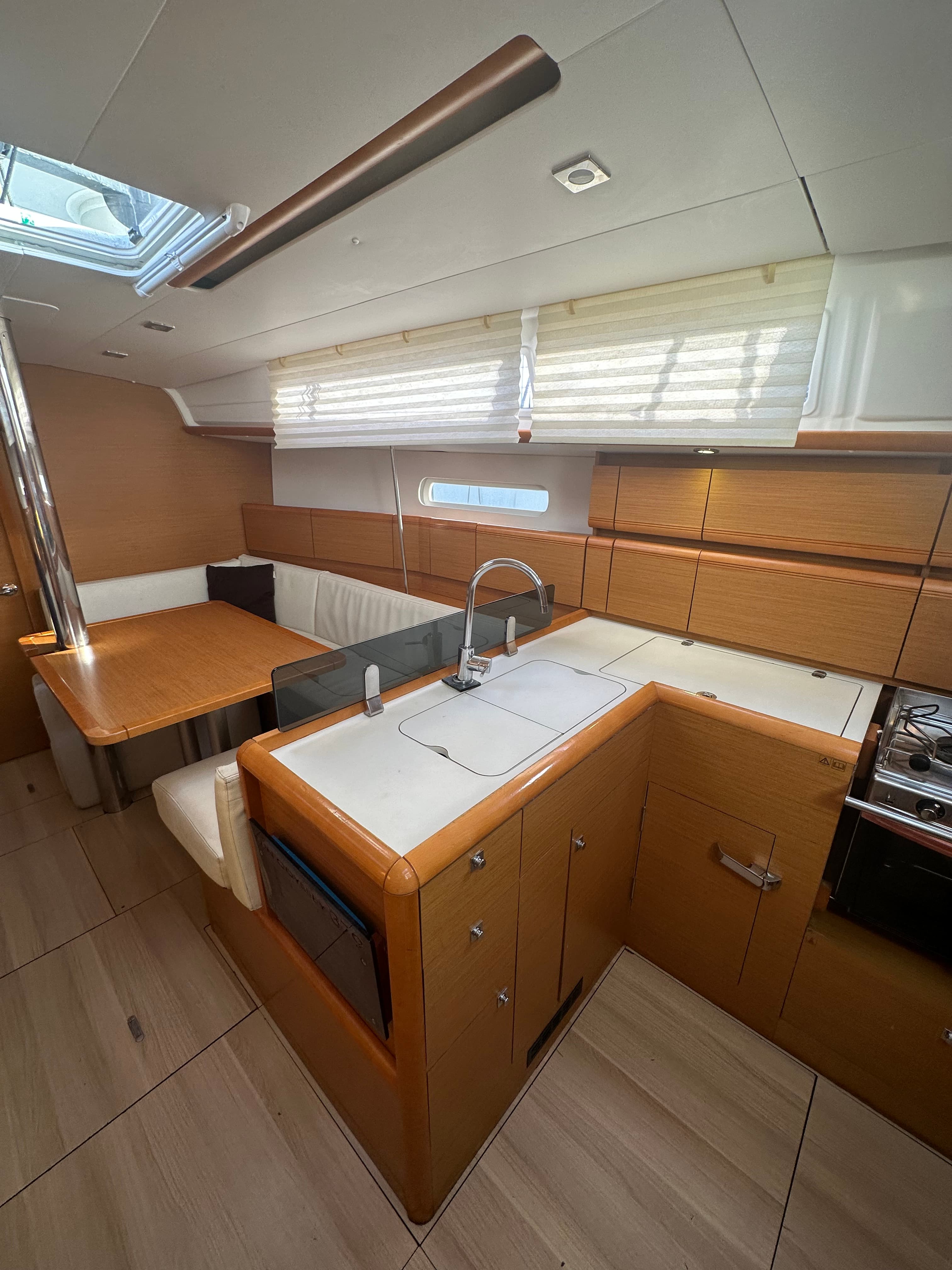 Sun Odyssey 379 - photo 10