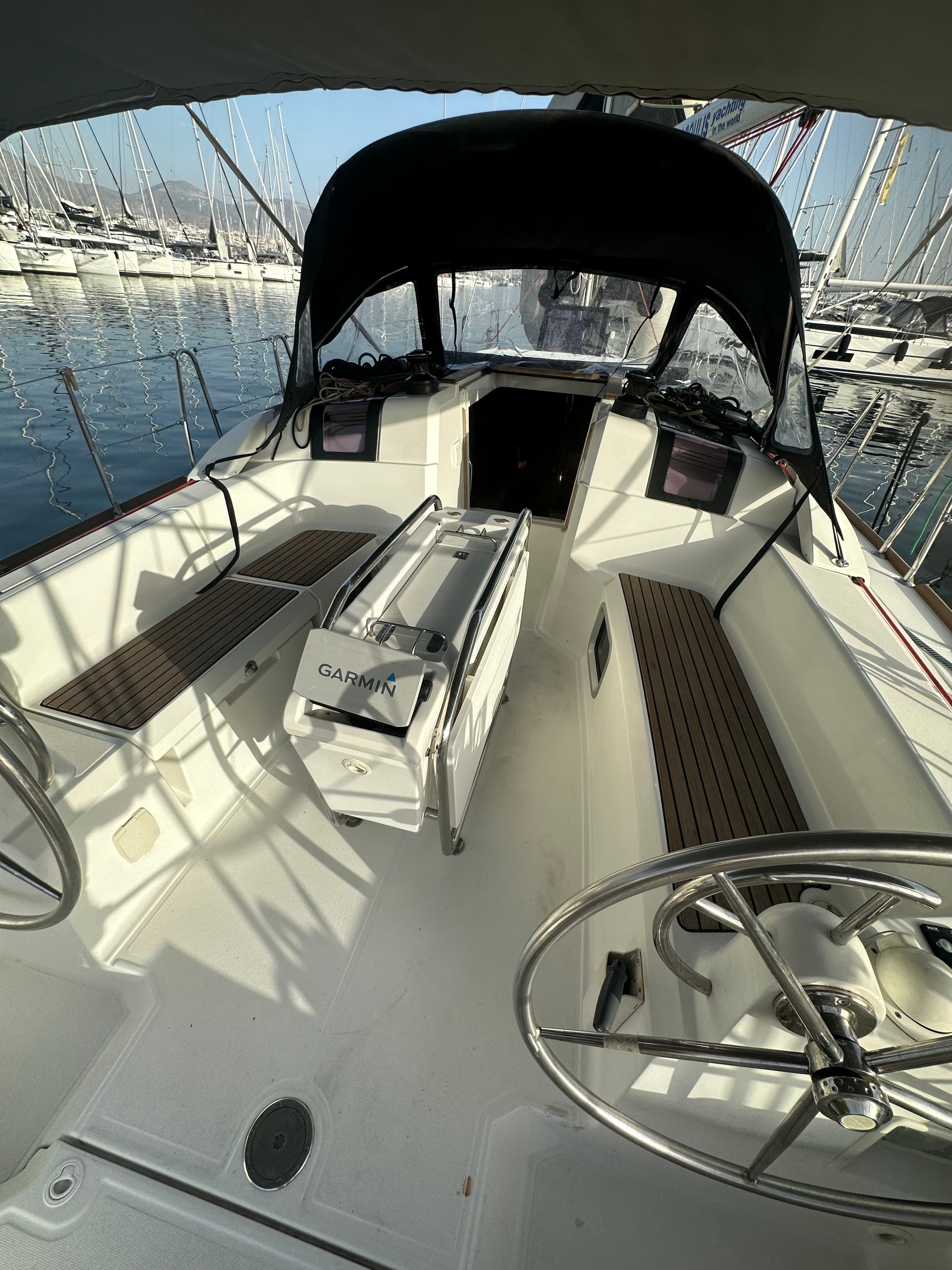 Sun Odyssey 379 - photo 11