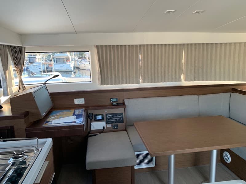 Lagoon 40 - photo 5