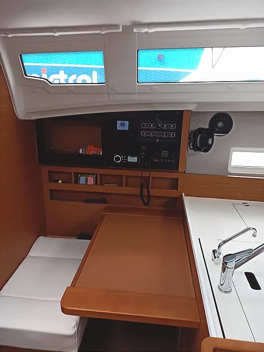 Sun Odyssey 410 - photo 7