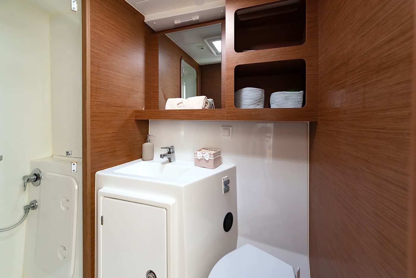 Lagoon 42 - photo 10