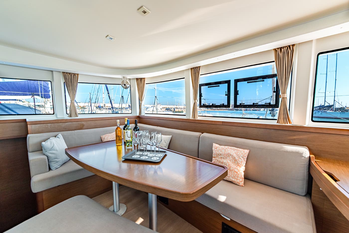 Lagoon 42 - photo 12