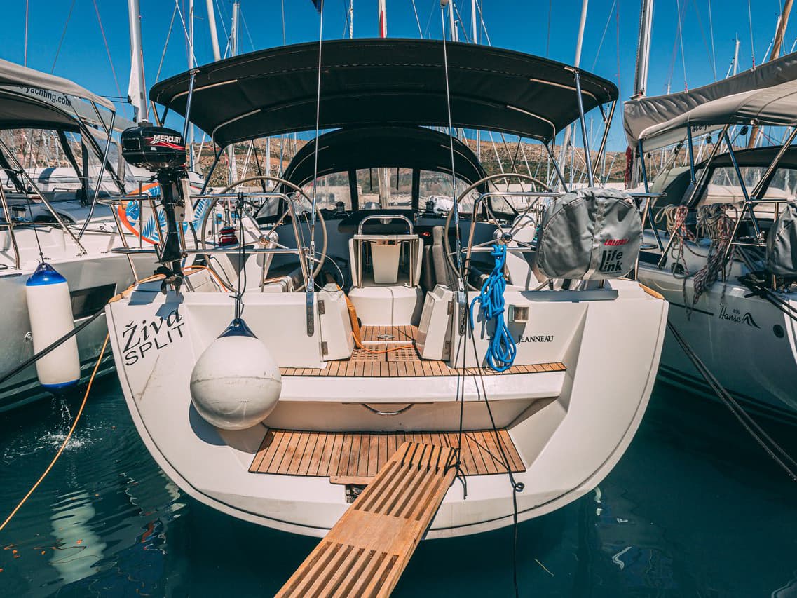 Sun Odyssey 49 - photo