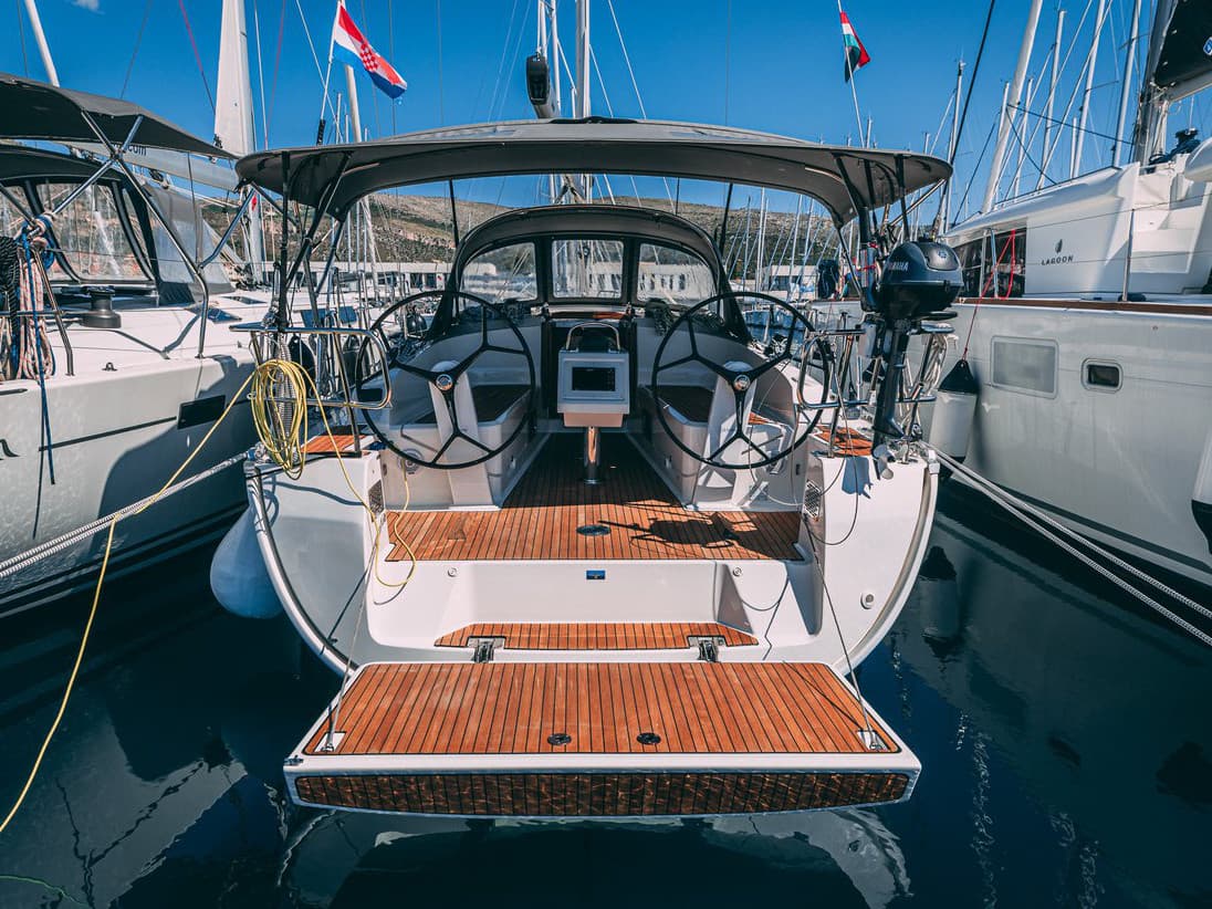 Bavaria Cruiser 37 - photo