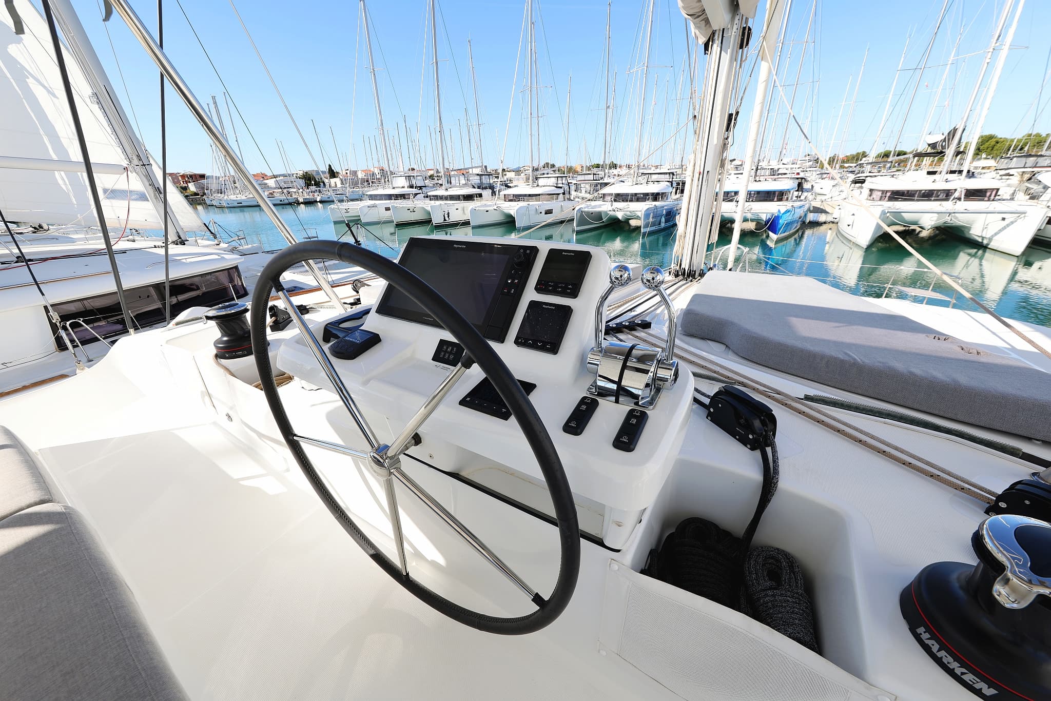 Lagoon 51 - photo 64