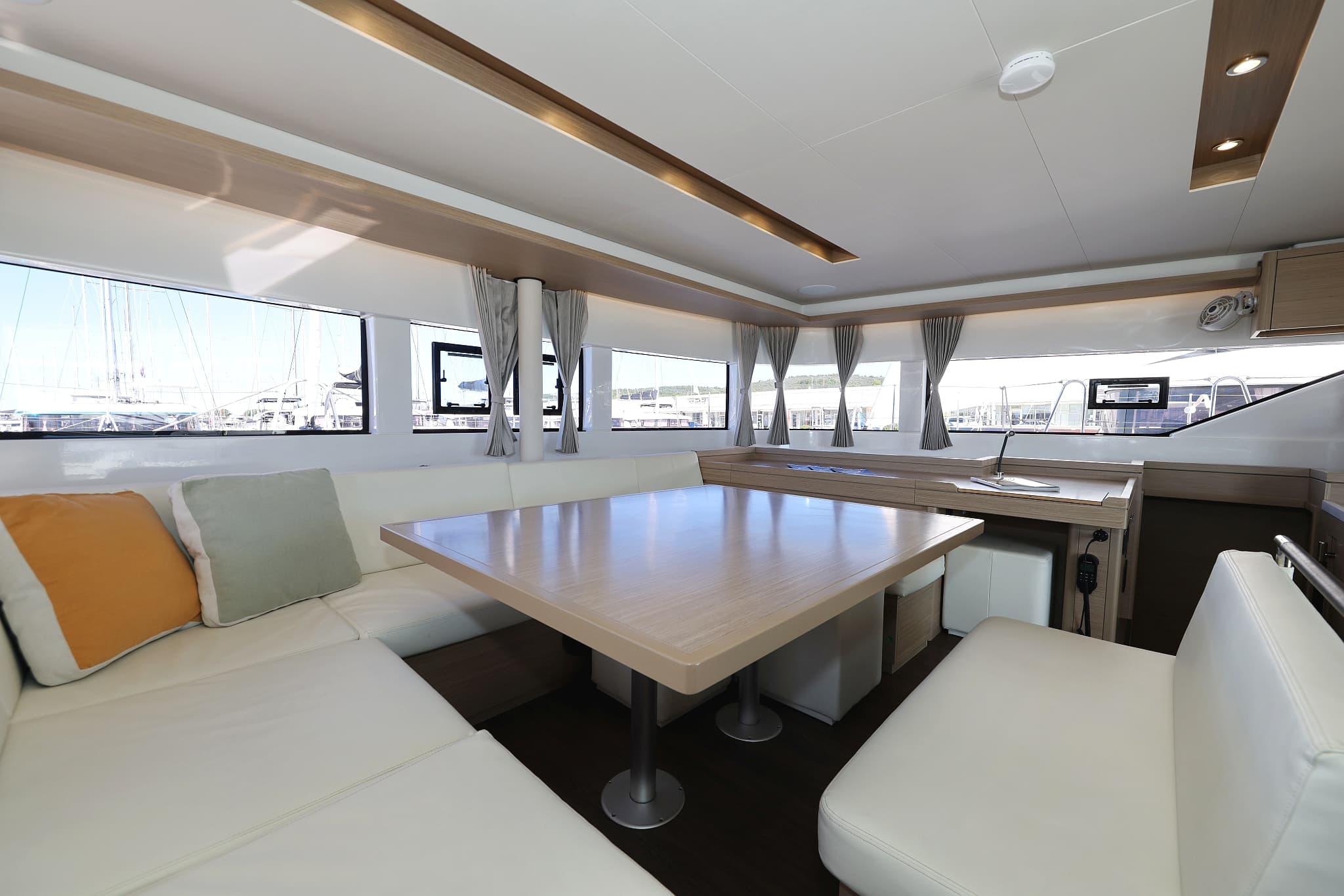 Lagoon 51 - photo 32