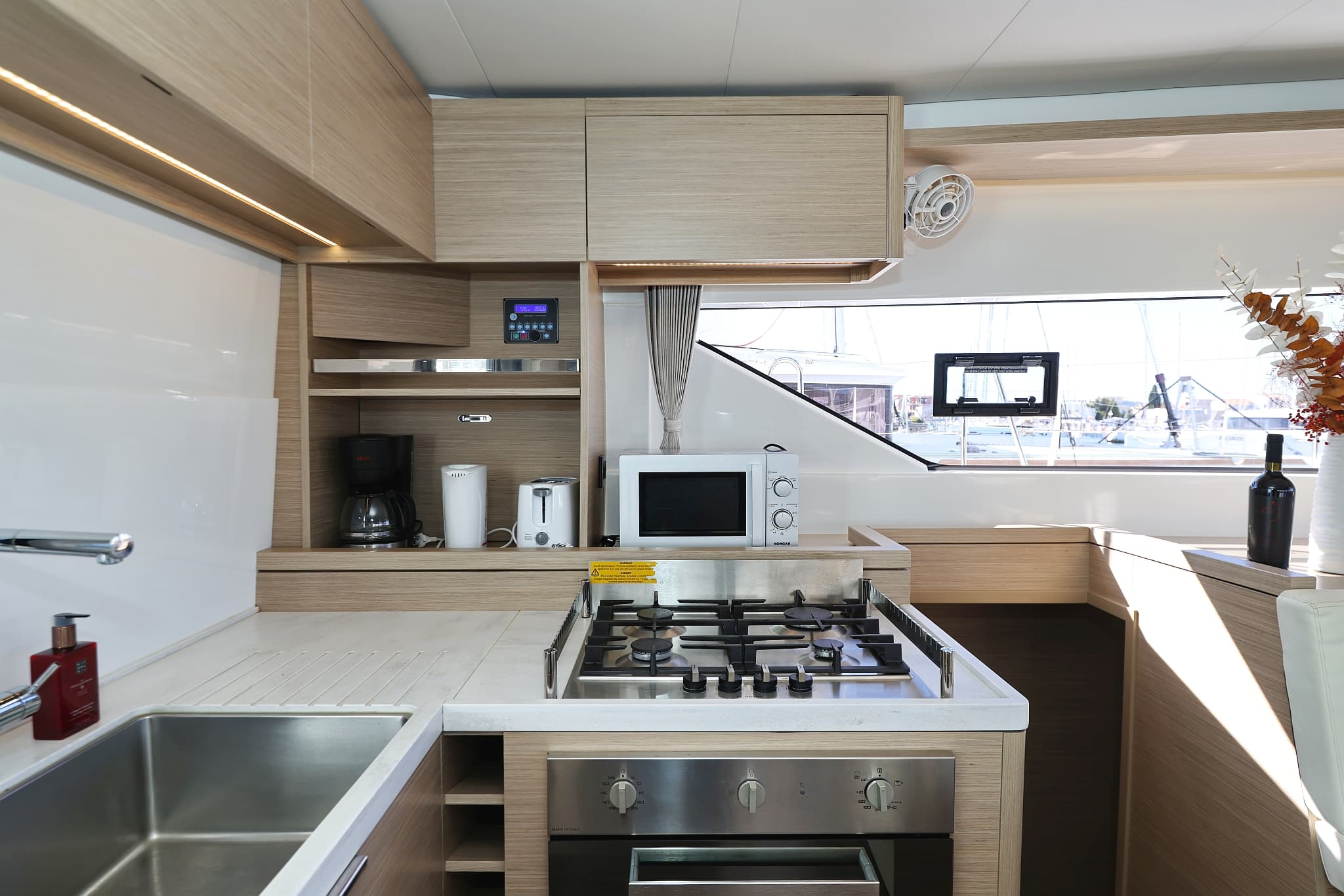 Lagoon 51 - photo 52