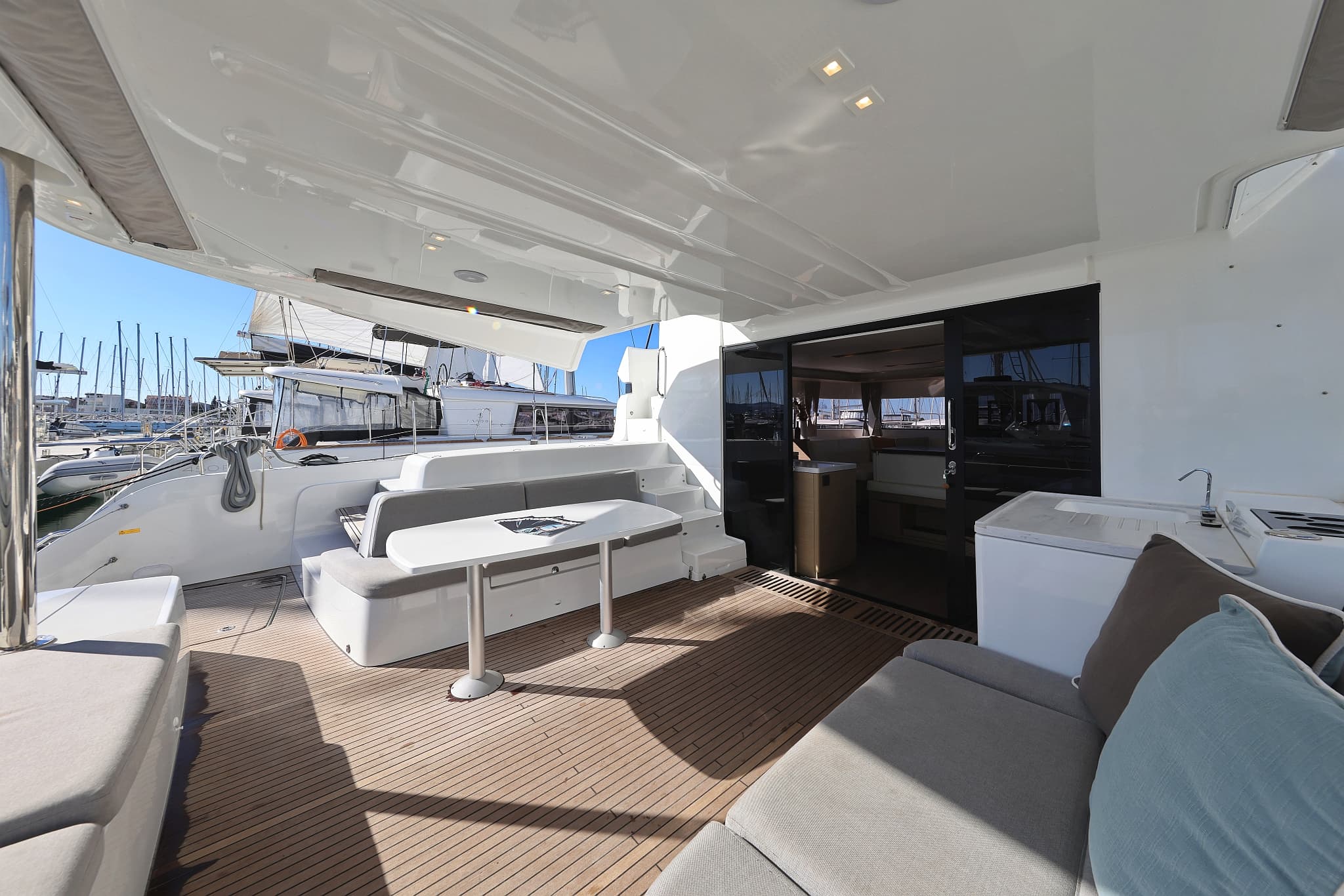 Lagoon 51 - photo 35