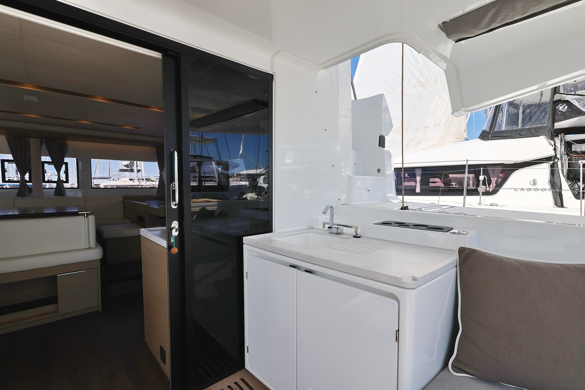 Lagoon 51 - photo 25