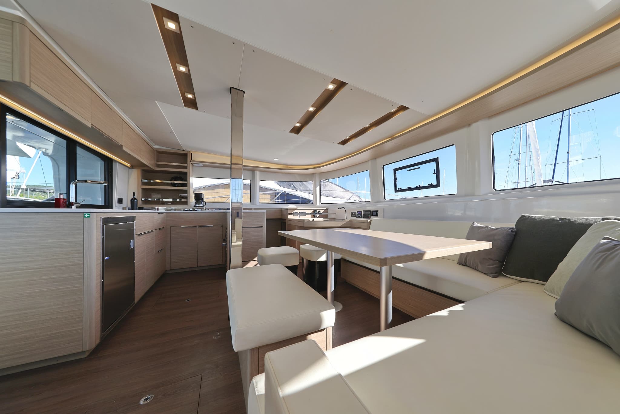 Lagoon 46  - photo 38