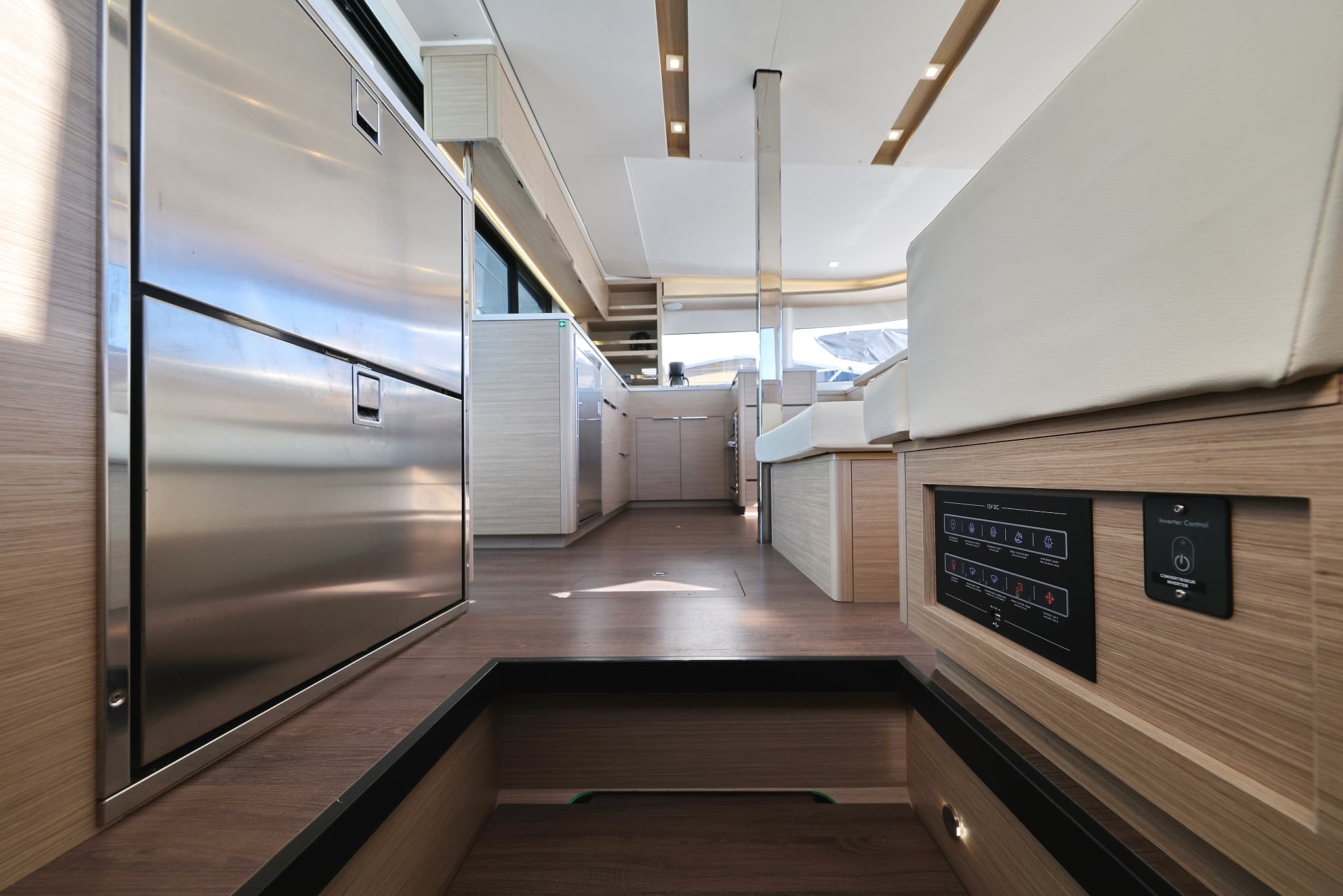 Lagoon 46  - photo 12