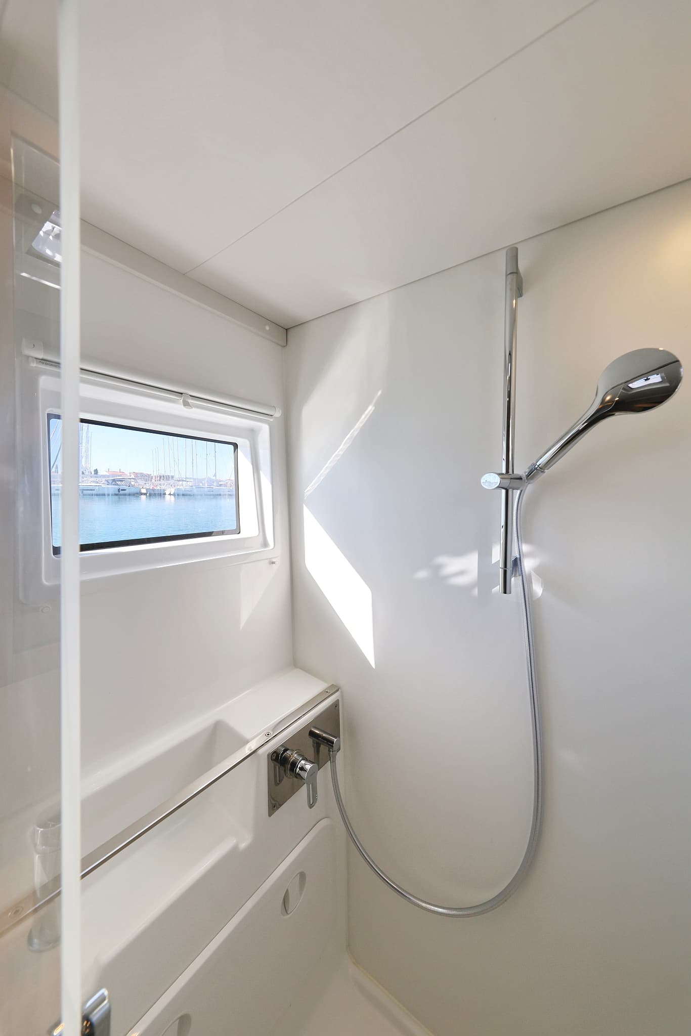 Lagoon 46  - photo 9